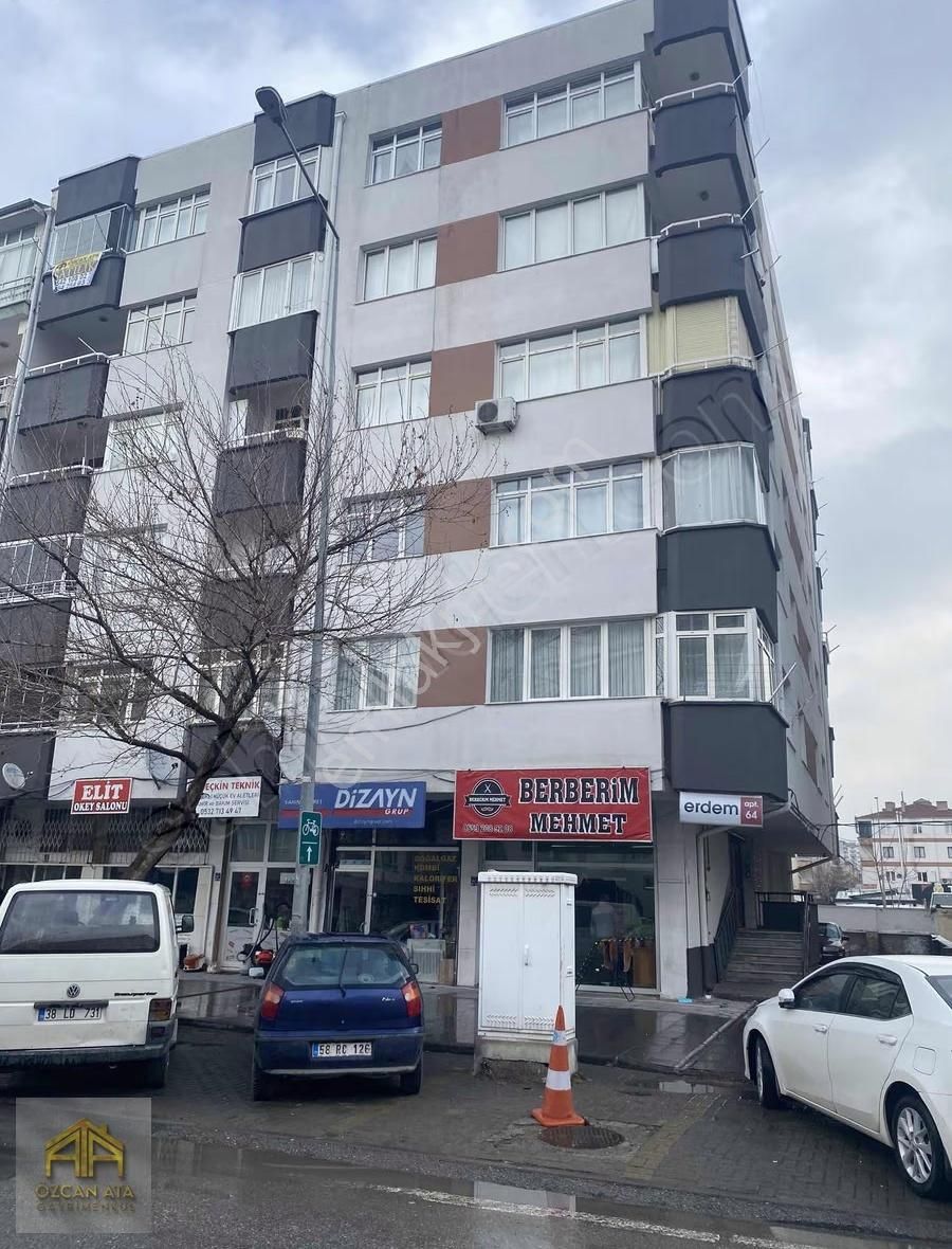 Özcan Ata Gayrimenkulden Fuzuli Caddesi Geniş Satlık 3+1 Daire