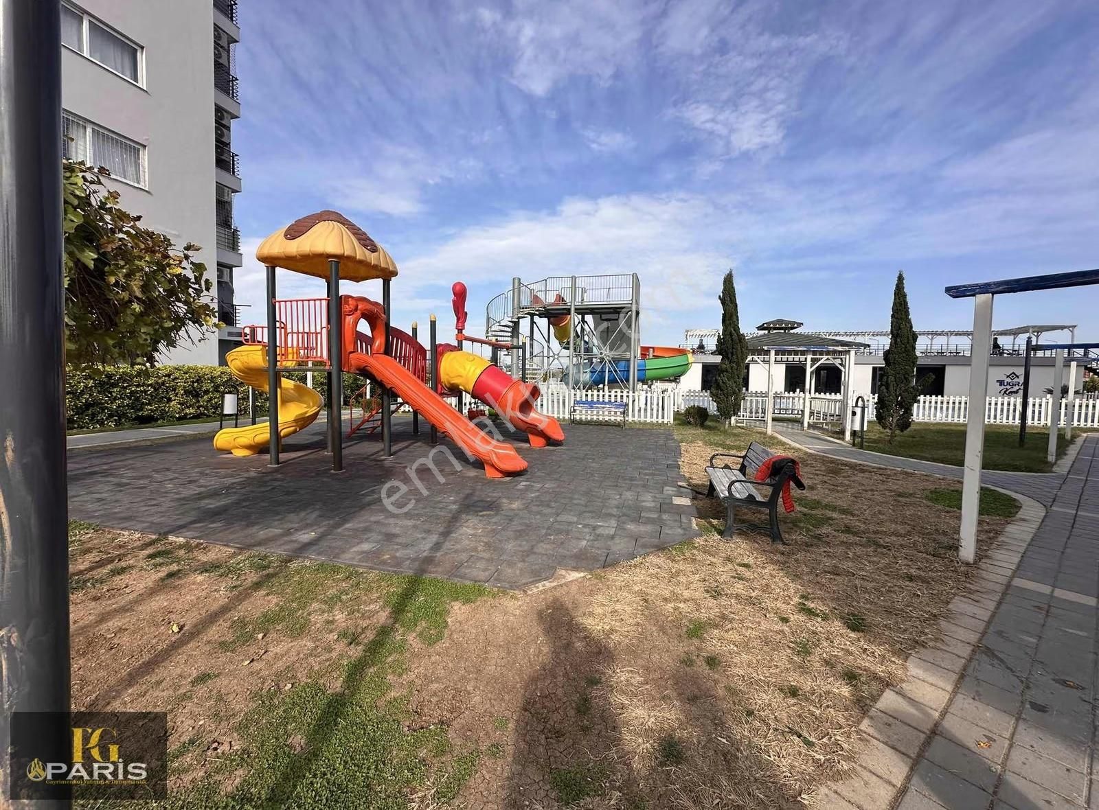 Paris'ten Site İçerisinde Havuzlu Geniş Peyzaj 3+1 Satılık Daire - Görsel 8