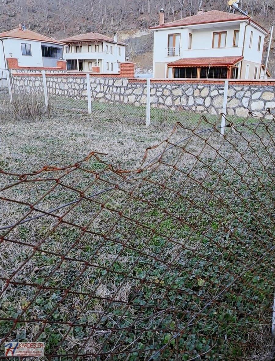 Sakarya Pamukova Kazimiye Mah. %40 İmarlı Etrafı Çevrili Arsa - Görsel 2
