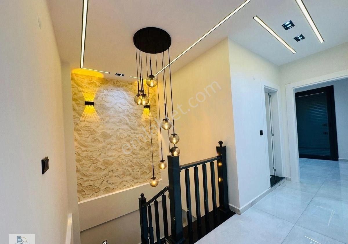 Hisar Mahallesi’nde Otoparklı Havuzlu 3 + 1 Villa - Görsel 12