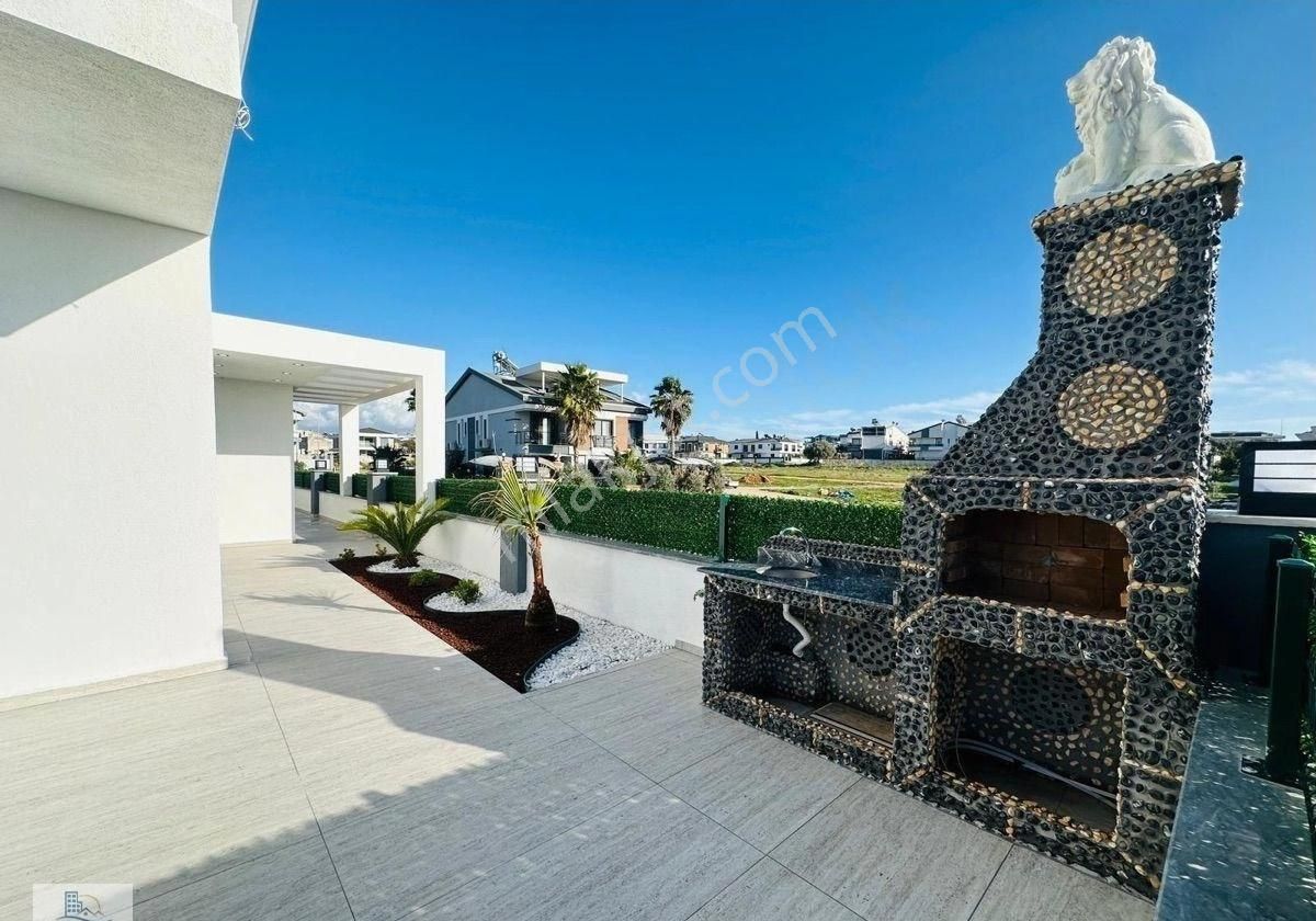 Hisar Mahallesi’nde Otoparklı Havuzlu 3 + 1 Villa - Görsel 4