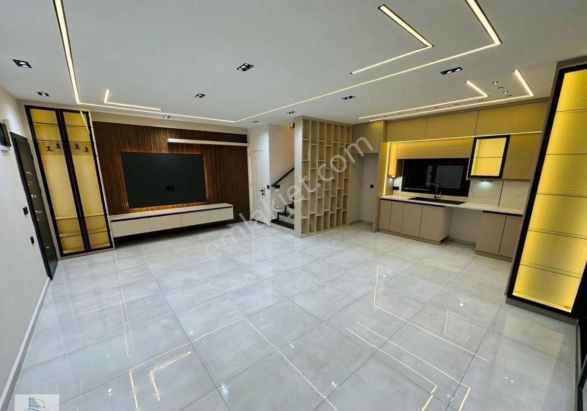 Hisar Mahallesi’nde Otoparklı Havuzlu 3 + 1 Villa - Görsel 11