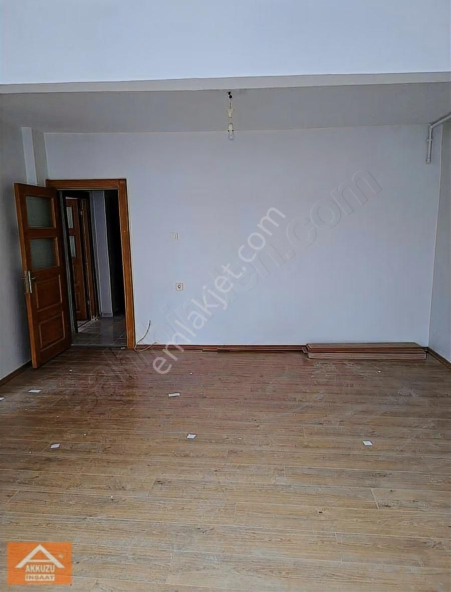 Eyüp Merkezde Ana Caddeye 150 M Mesafeli İçi Sıfırlanmış 2+1 - Görsel 28