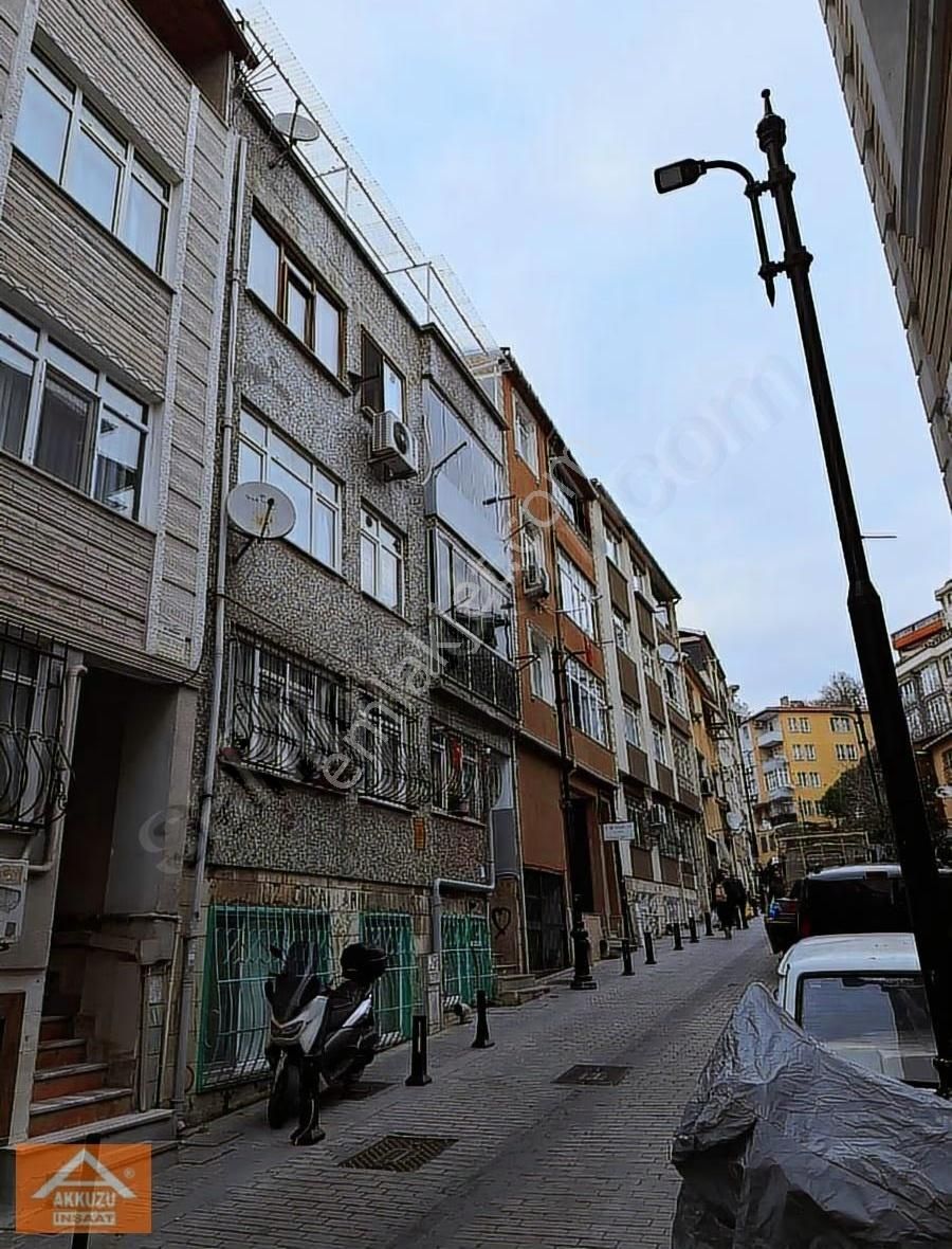 Eyüp Merkezde Ana Caddeye 150 M Mesafeli İçi Sıfırlanmış 2+1 - Görsel 33