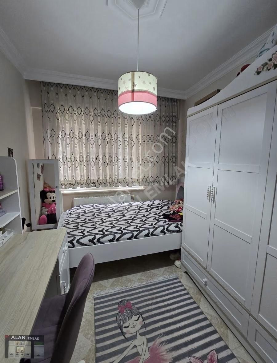 Halitpaşa'da Düz Ayak 3+1 Deniz Manzaralı - Görsel 2