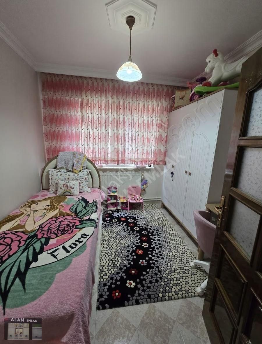 Halitpaşa'da Düz Ayak 3+1 Deniz Manzaralı - Görsel 3