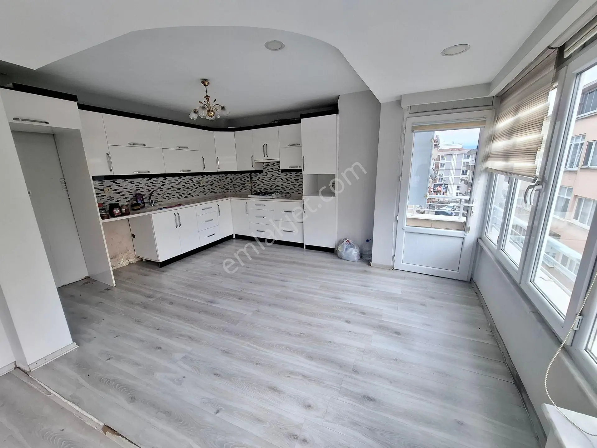 Şehir İçinde Sahile Yakın 130m² Satılık Daire - Görsel 3