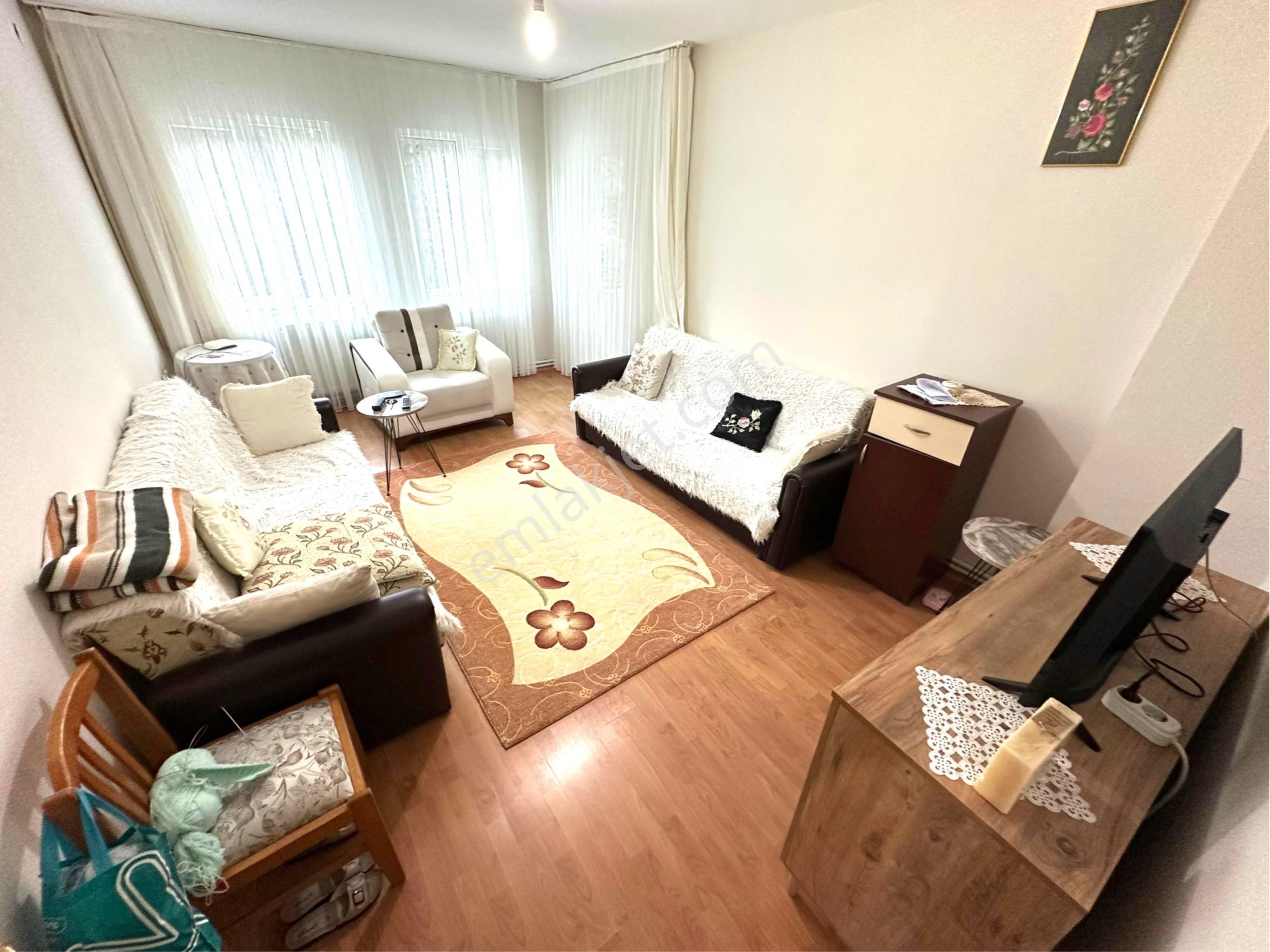 Tırpan Gayrimenkulden Halitpaşada 2+1 100m2 Arakat Asansörlü Düzayak Satılık