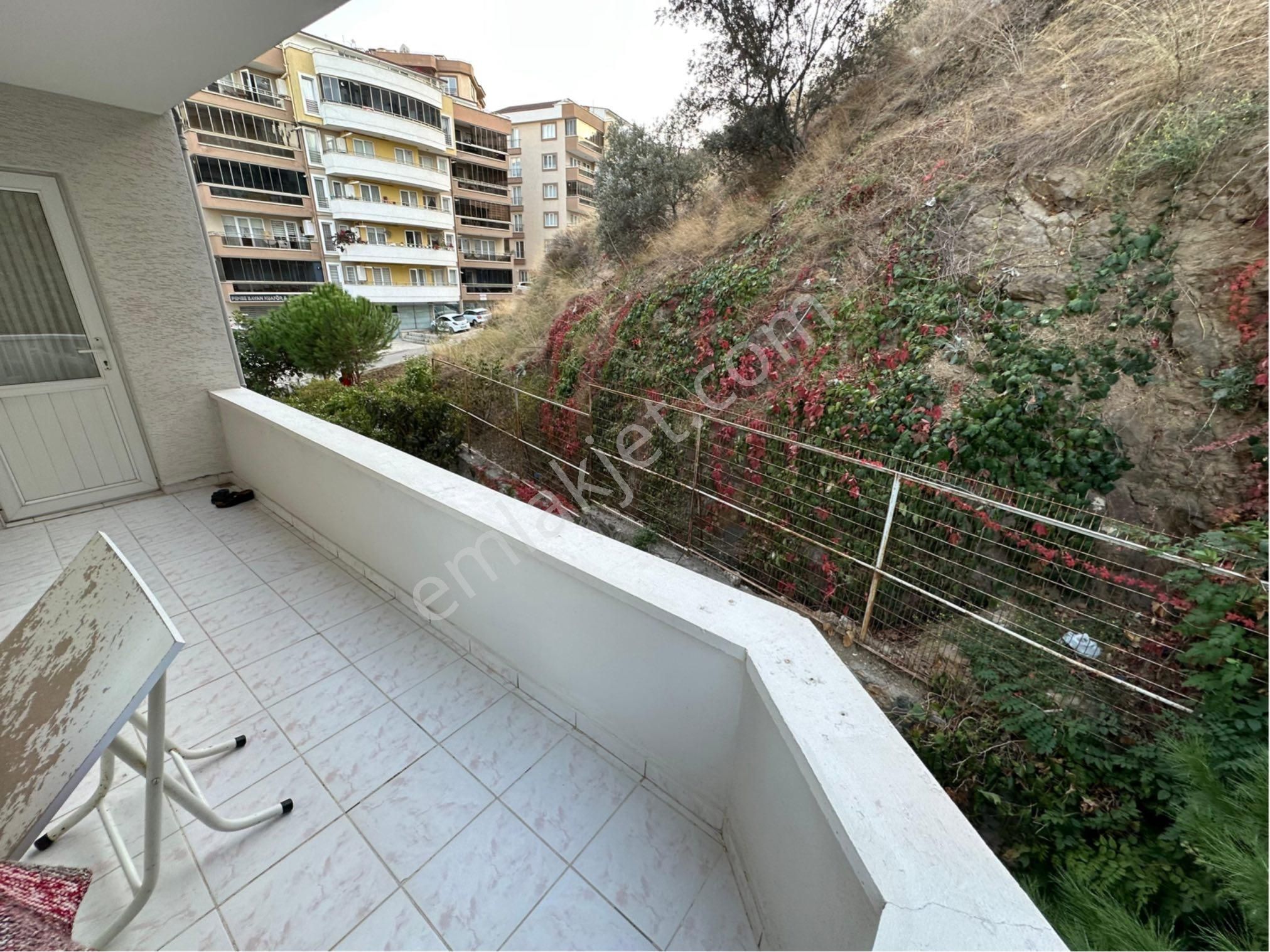 Tırpan Gayrimenkulden Halitpaşada 2+1 100m2 Arakat Asansörlü Düzayak Satılık - Görsel 16
