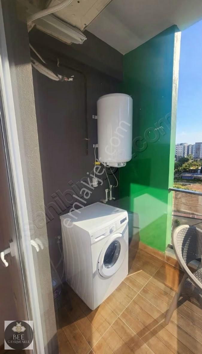 Acil Satılık ! Çift Cepheli Full Eşyalı Havuzlu Sitede 1+1 - Görsel 2