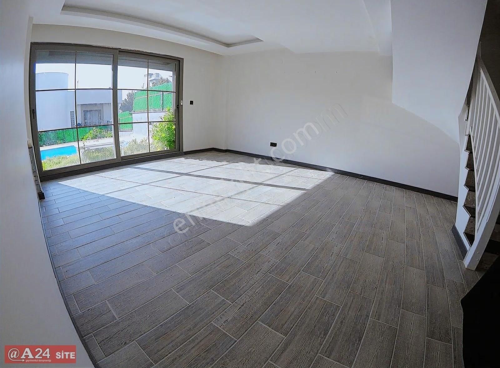 A24 ;güzelbahçe Çelebi Kolejler Bölgesinde Havuzlu Satılık Villa - Görsel 2