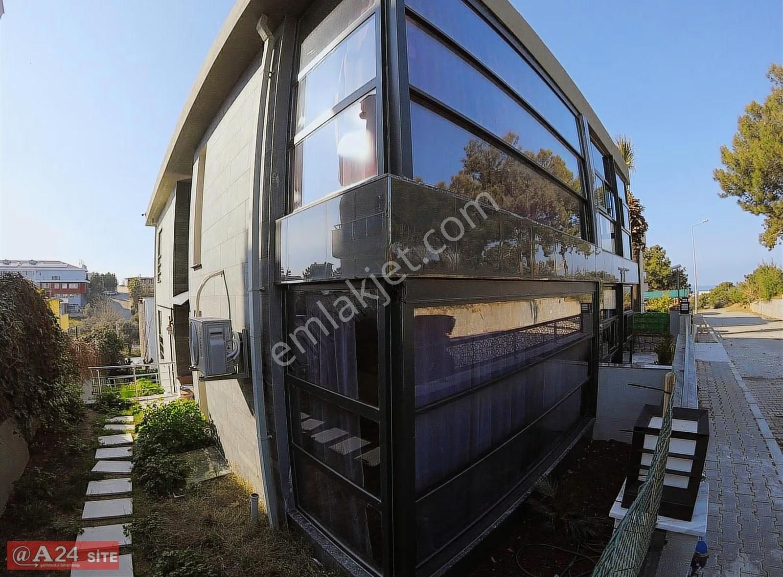 A24 ;güzelbahçe Çelebi Kolejler Bölgesinde Havuzlu Satılık Villa - Görsel 28