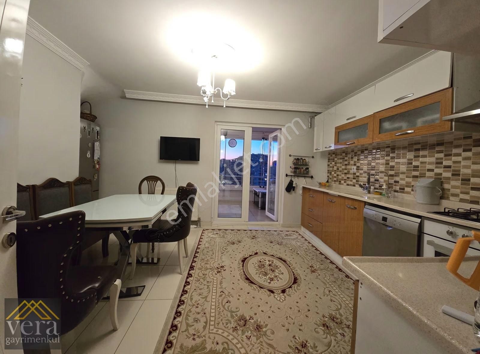 Ege Mahallesinde Fırsat... Panoramik Manzaralı Güneybatı 6+1 - Görsel 6