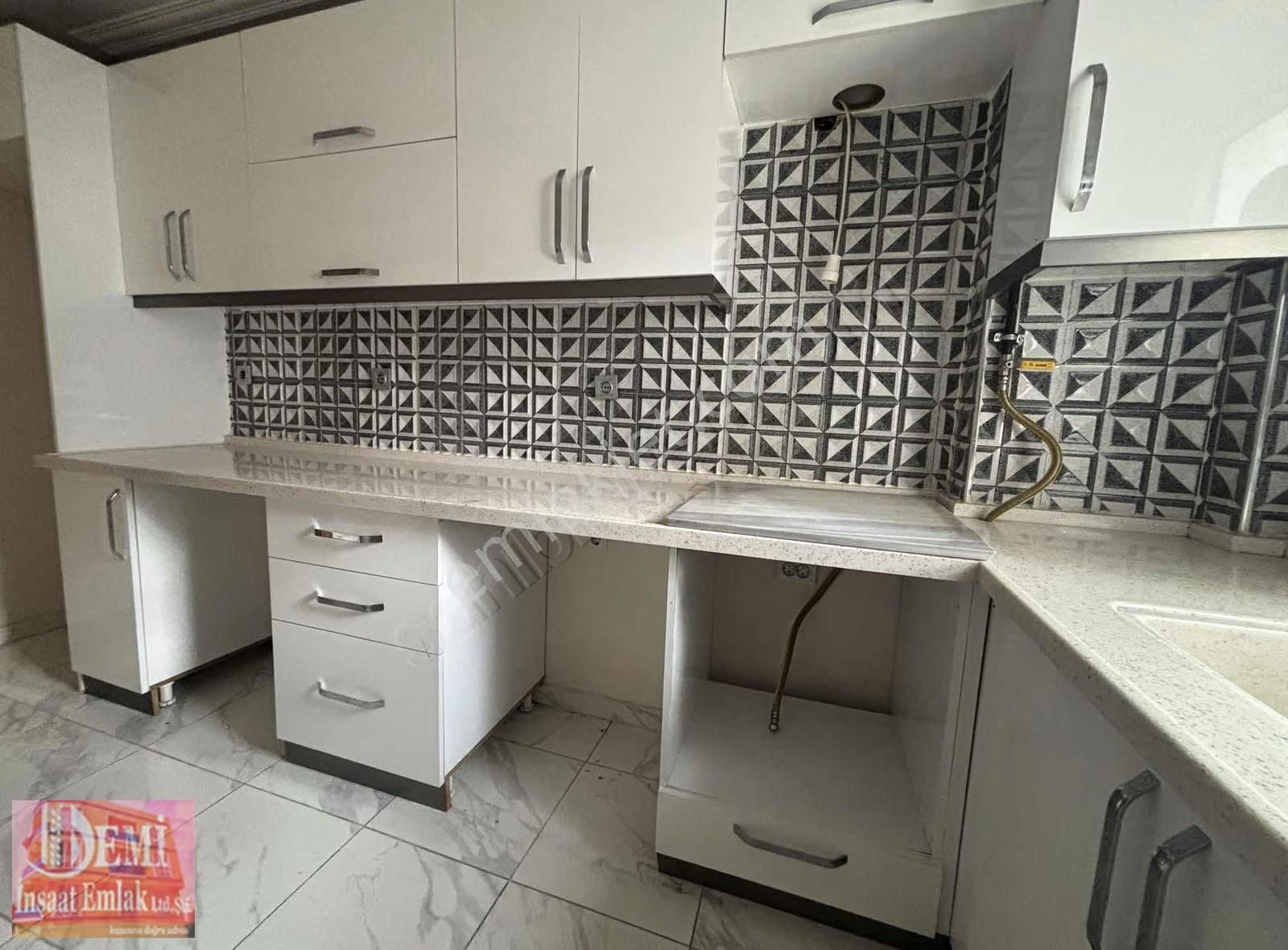 Dumlupınar Mahallesinde 2+1 Arakat Caddeye Cephe Kiralık Daire - Görsel 18