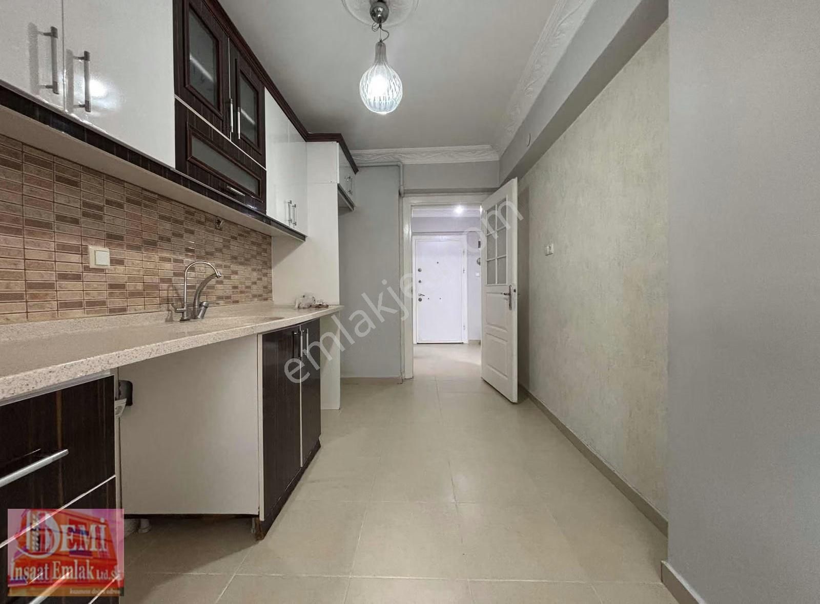 Ana Caddenin Hemen Yanı 5+1 Klimalı Cam Balkonlu Kiralık Daire - Görsel 4
