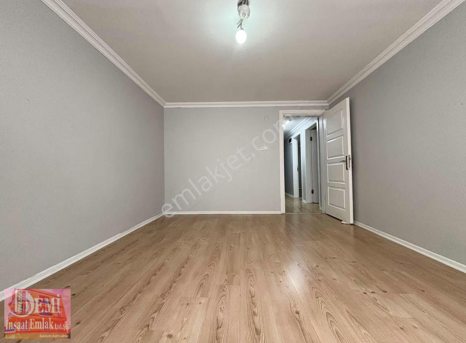 Ana Caddenin Hemen Yanı 5+1 Klimalı Cam Balkonlu Kiralık Daire - Görsel 24