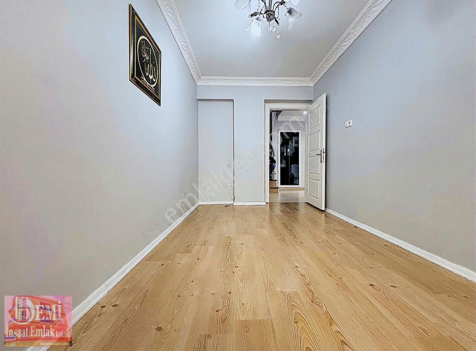 Ana Caddenin Hemen Yanı 5+1 Klimalı Cam Balkonlu Kiralık Daire - Görsel 18