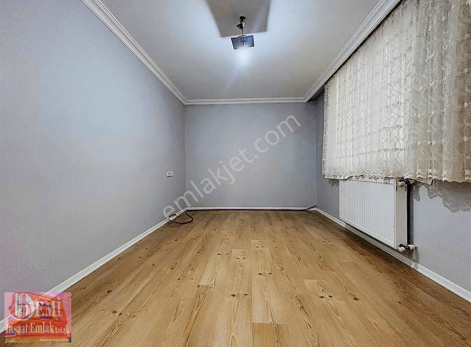 Ana Caddenin Hemen Yanı 5+1 Klimalı Cam Balkonlu Kiralık Daire - Görsel 23