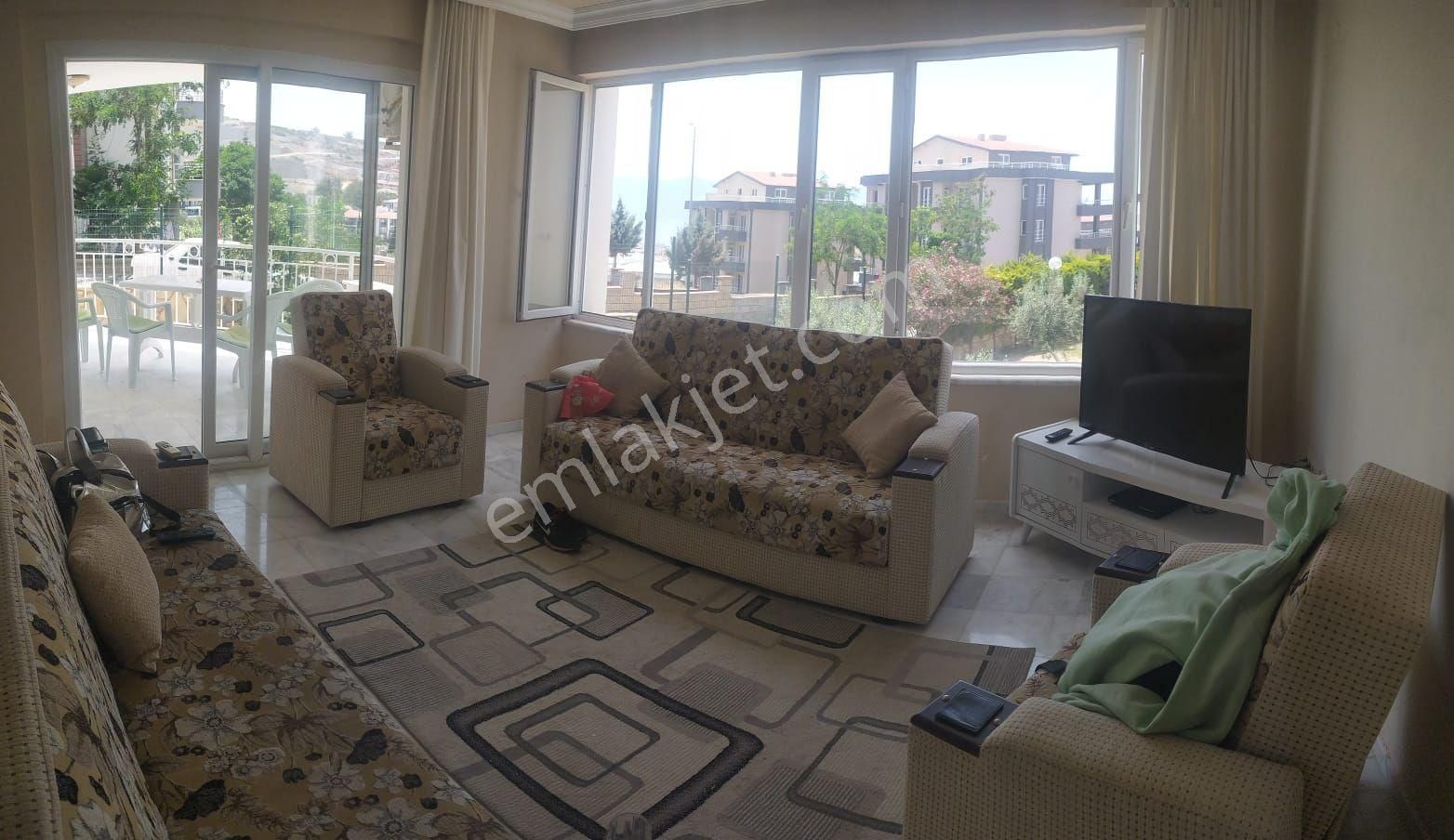 Havuzlu Site Geniş Daire Yüksek Giriş - Görsel 5