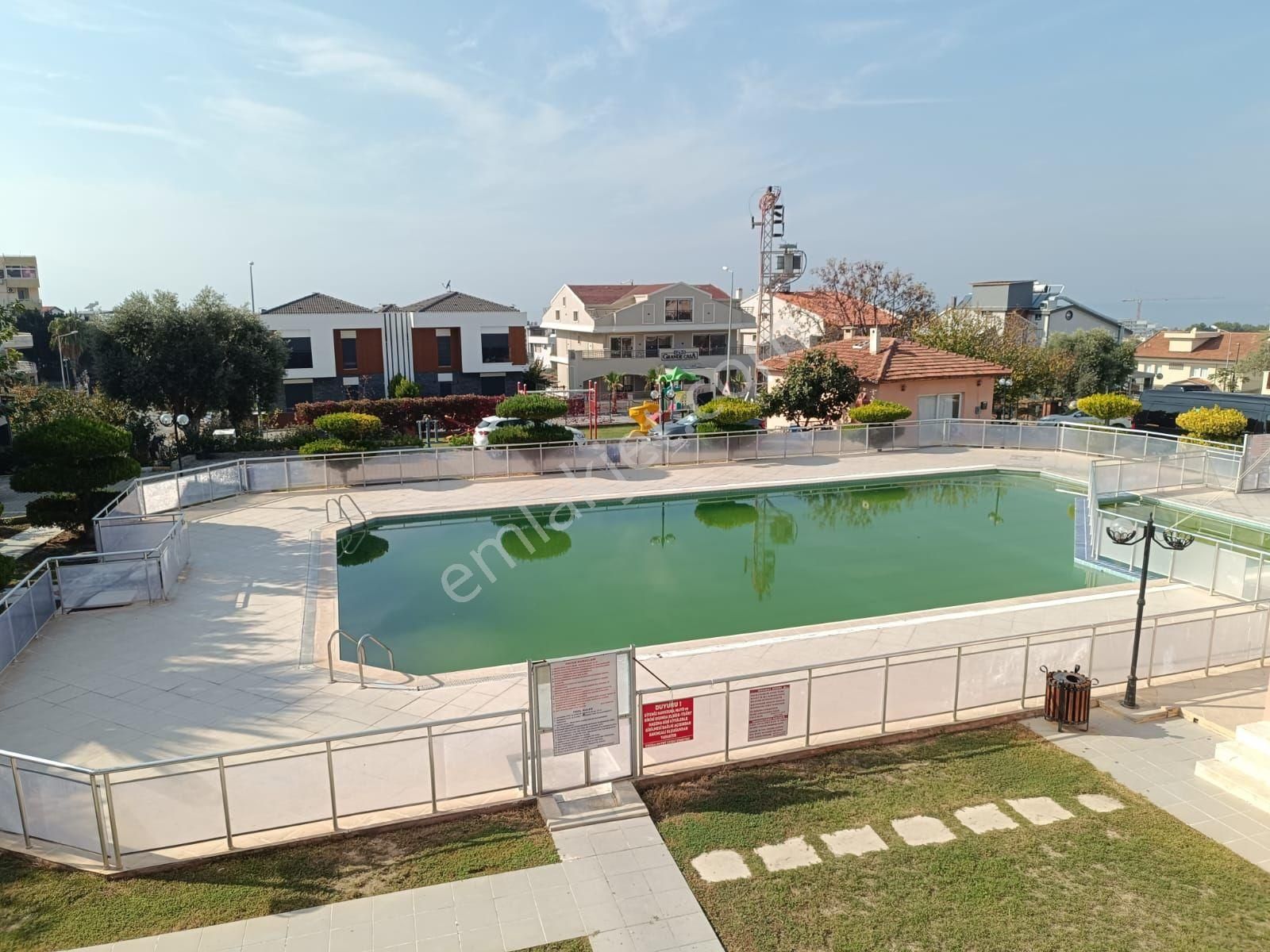 Havuzlu Site Terastan Deniz Manzaralı