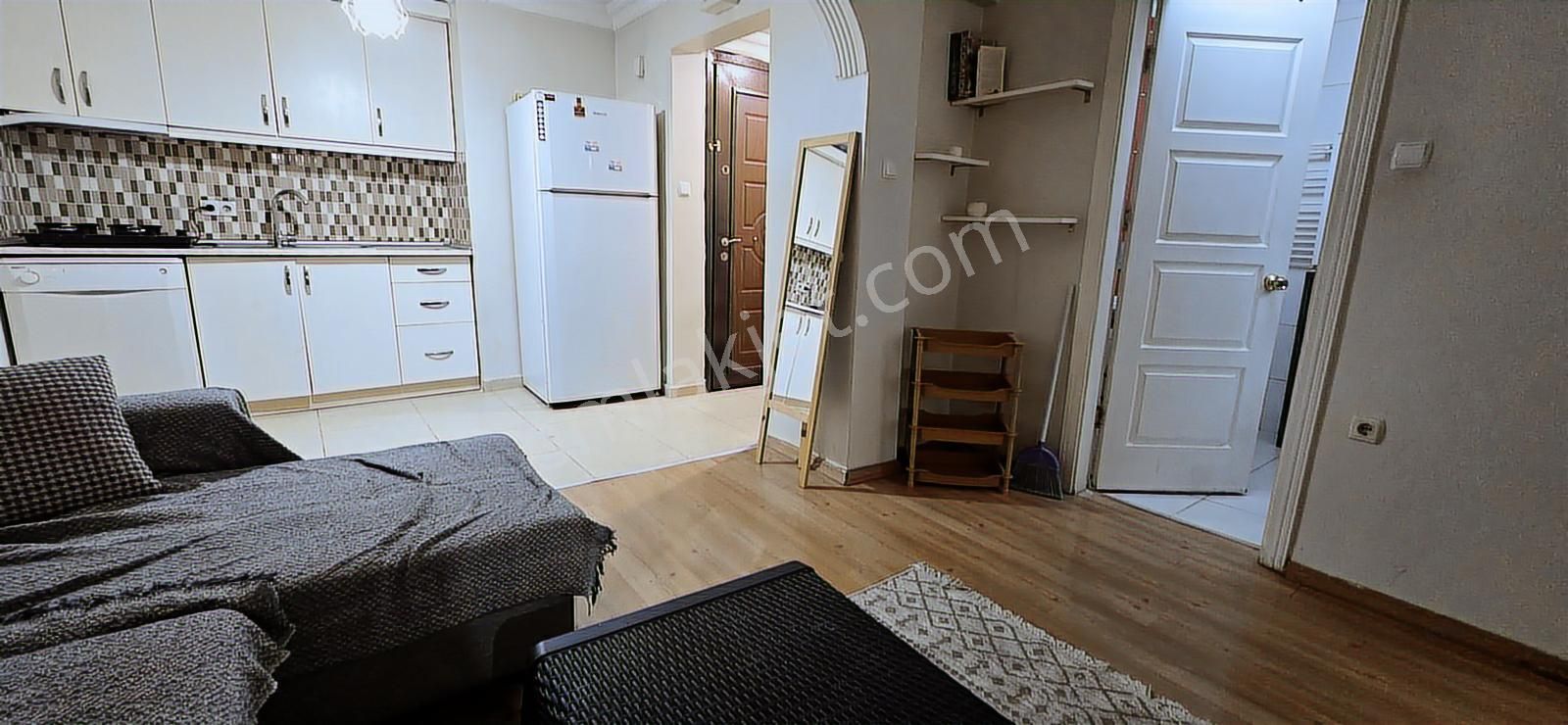 Şişli Merkez'de Boş Eşyalı Bahçeli Satılık Daire - Görsel 3