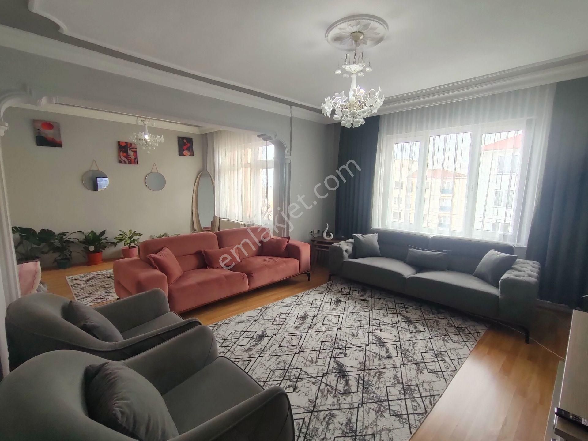 Remaxland'den Kocatepe Camii Dibinde Geniş Ve Ferah 2+1 Satılık - Görsel 3