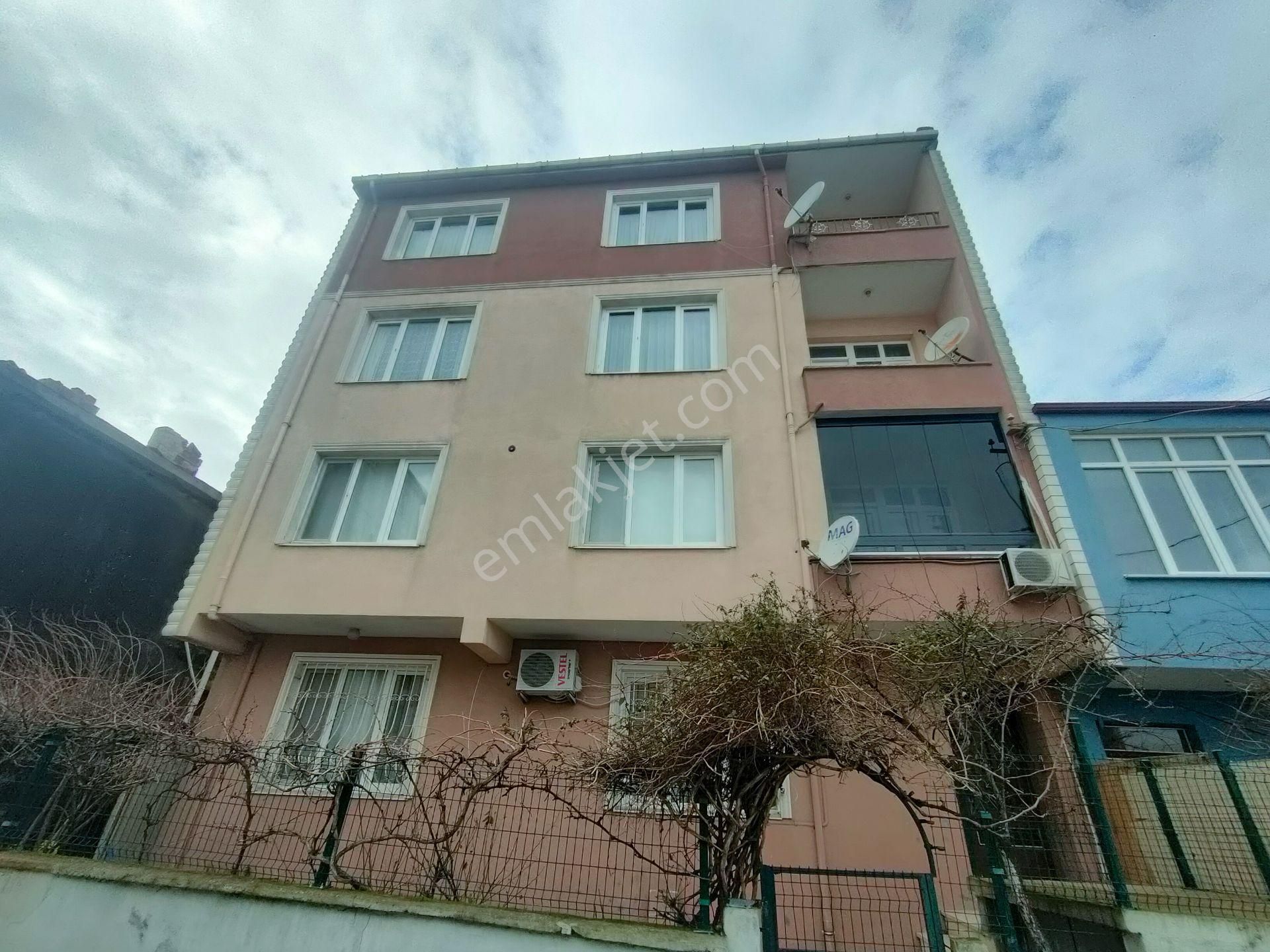 Remaxland'den Kocatepe Camii Dibinde Geniş Ve Ferah 2+1 Satılık