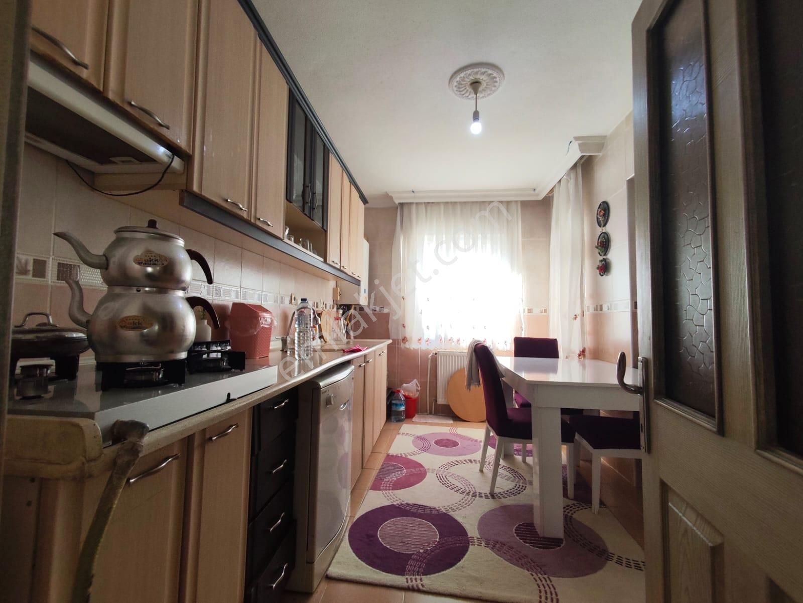 Yılmaz Gayrımenkulden Asansorlu Cadde Üzeri Kacırılmayacak 3+1 Fırsat Dairesi - Görsel 17