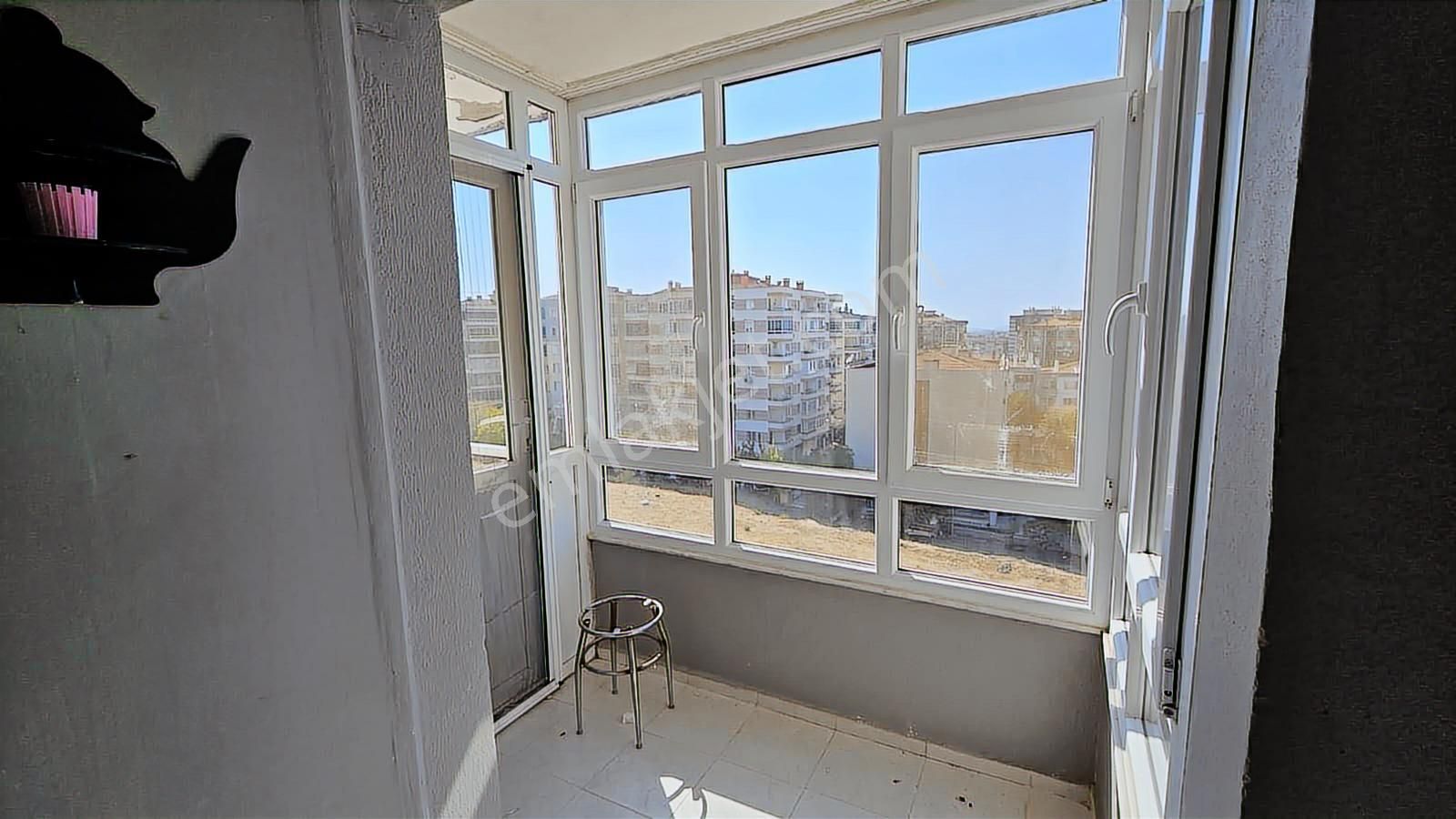 Menemen İstiklal Mahallesi'nde Kiralık 3+1 Doğalgazlı Daire - Görsel 17