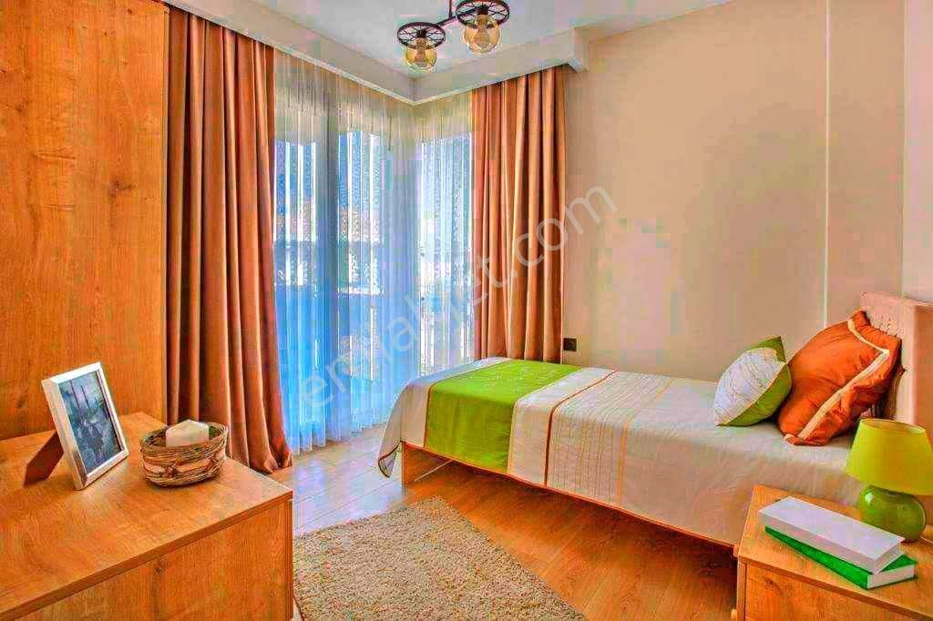 Plaja Ve Alış Veriş Mağ.yakın Havuzlu Sitede 4+1 Otoparklı Bahçeli Villa - Görsel 22