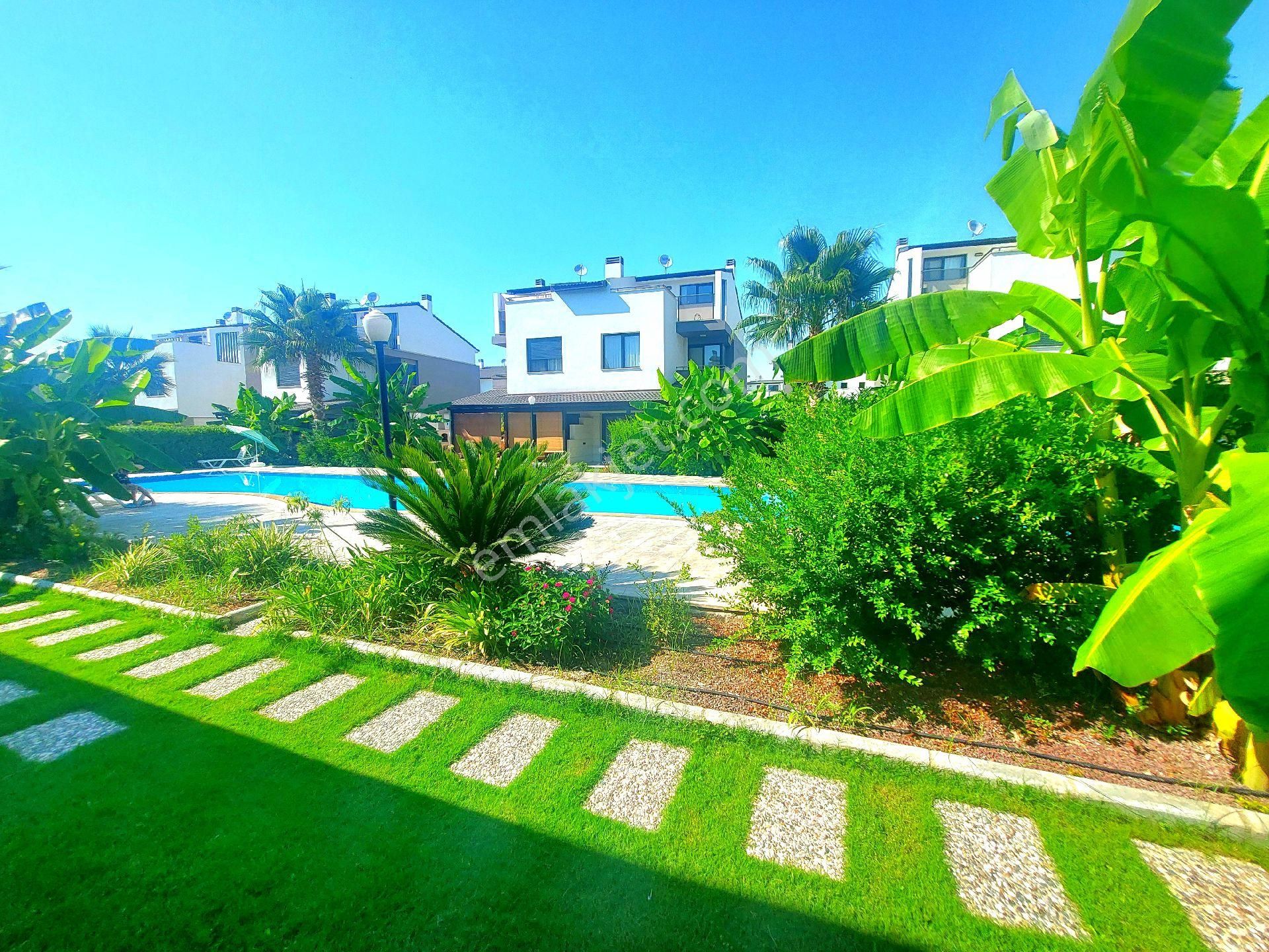 Plaja Ve Alış Veriş Mağ.yakın Havuzlu Sitede 4+1 Otoparklı Bahçeli Villa - Görsel 13