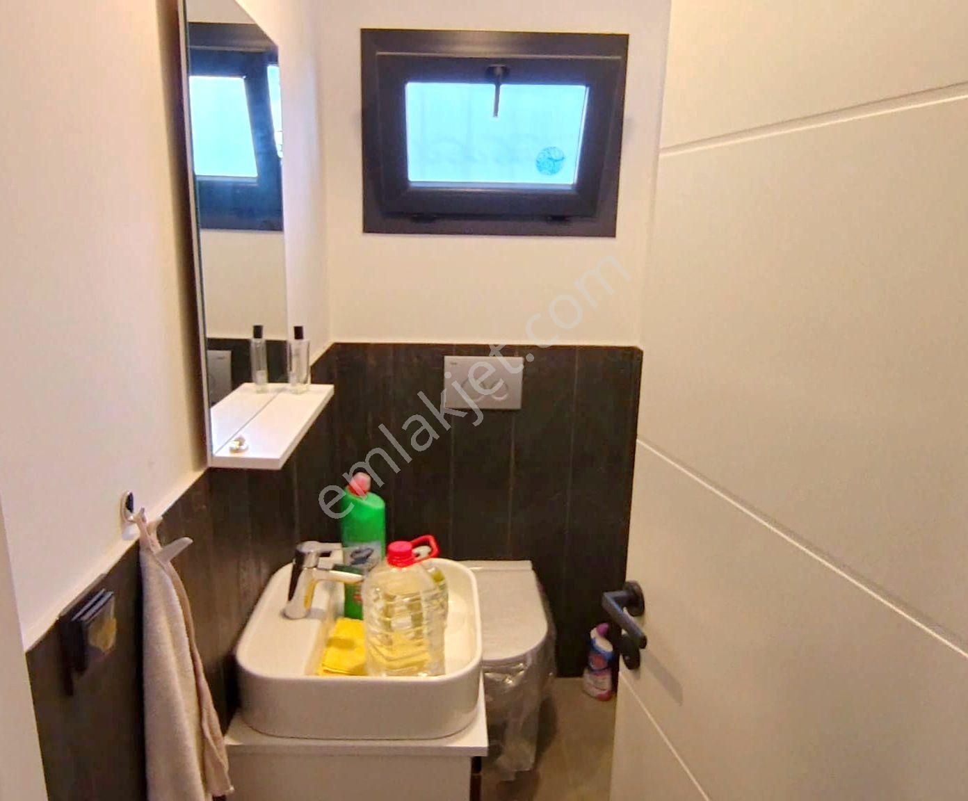 Ata Emlak'tan Plaja Yakın Havuzlu Sitede Köşe Konumlu Villa - Görsel 28