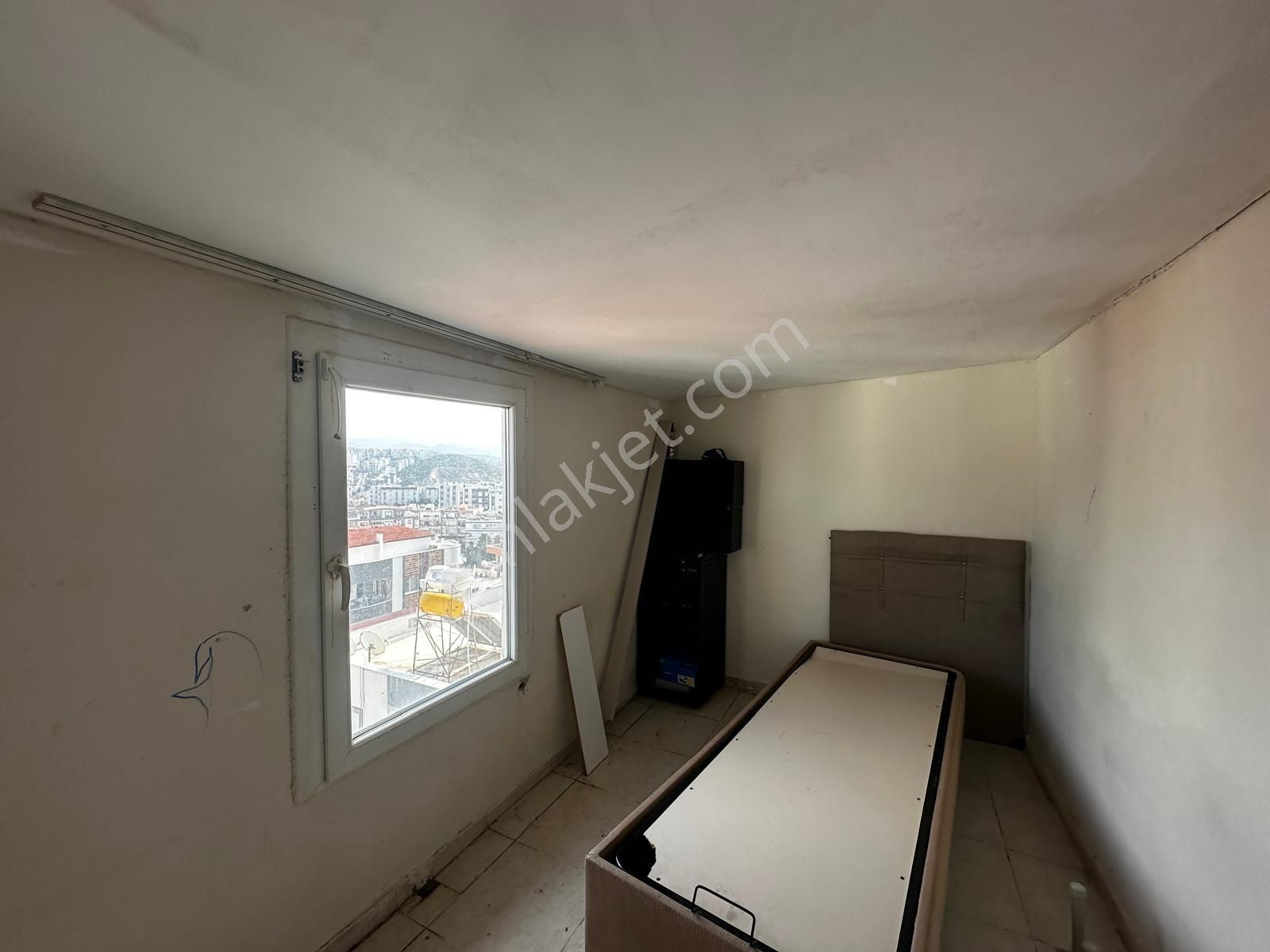 Kuşadası Hacıfeyzullah 3. Kat 3+1 Çatı Dubleks - Görsel 5