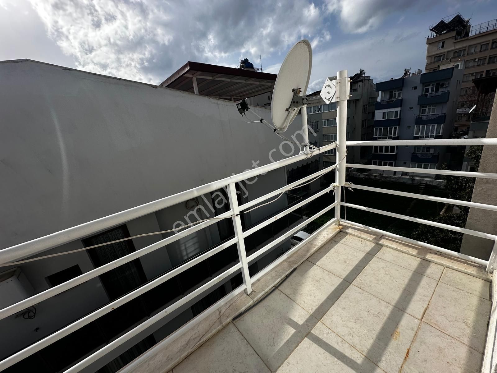 Kuşadası Hacıfeyzullah 3. Kat 3+1 Çatı Dubleks - Görsel 2