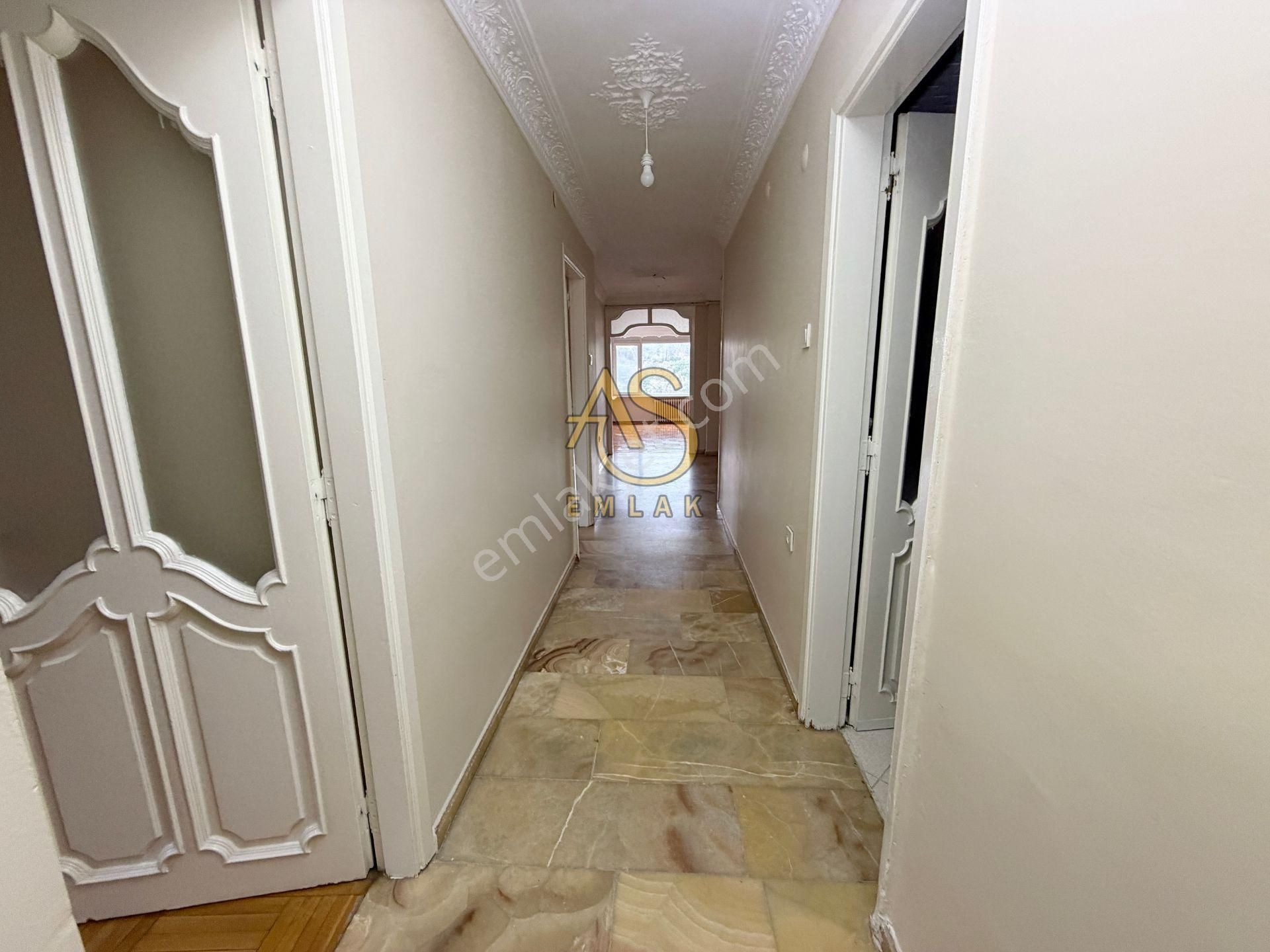 As Emlaktan 3+1 Sultantepe'de Sahile Yakın Otoparklı 132m2 Daire - Görsel 25