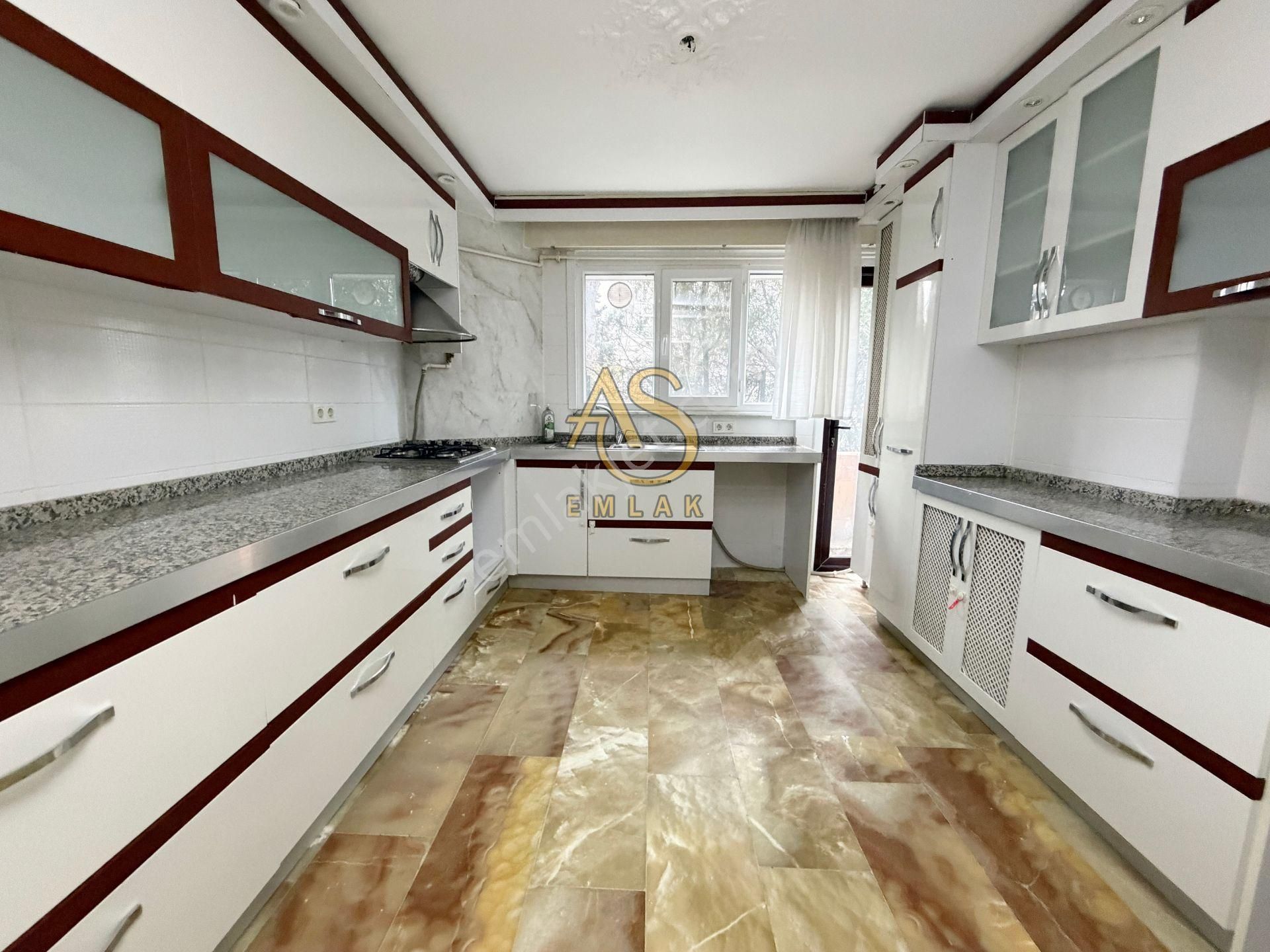 As Emlaktan 3+1 Sultantepe'de Sahile Yakın Otoparklı 132m2 Daire - Görsel 11