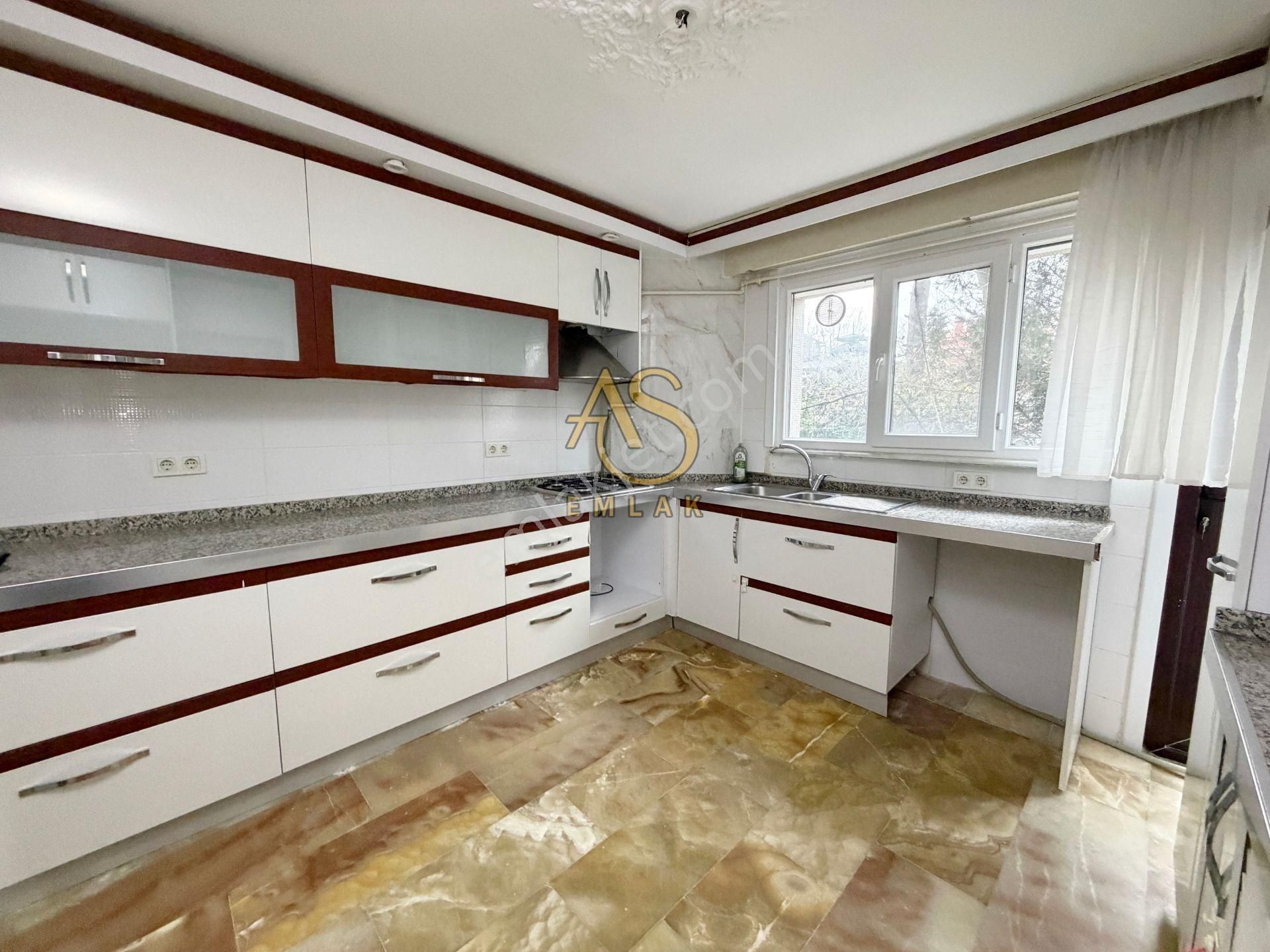 As Emlaktan 3+1 Sultantepe'de Sahile Yakın Otoparklı 132m2 Daire - Görsel 13