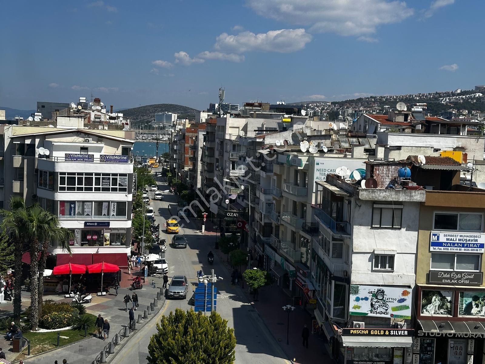 Kuşadası Merkezde Deniz Bank Bölgesi 2+1 Full Tadilatlı Daire Asansörlü