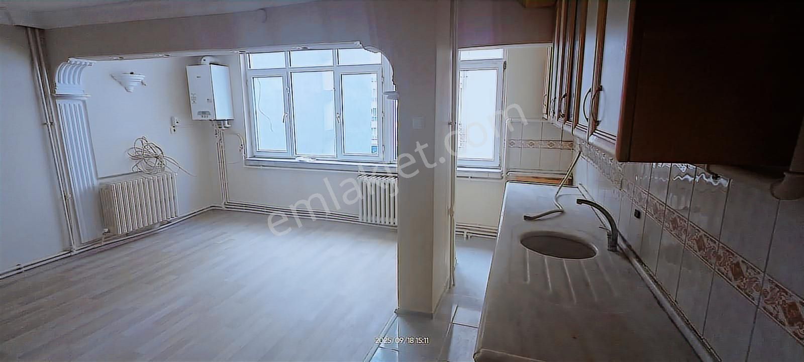 Kurtuluş İmar Sokak Dubleks Balkonlu Kombili Kiralık 3+1 Daire - Görsel 19