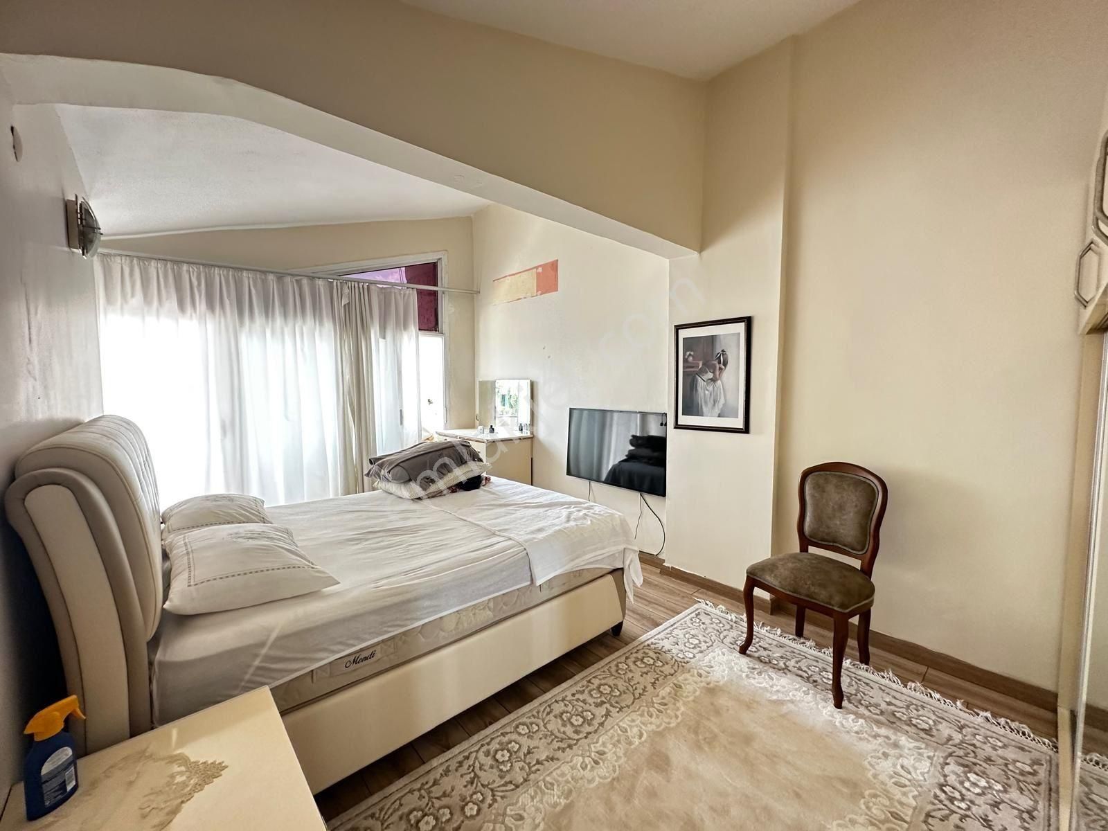 Kuşadası Marinada Deniz Manzaralı 3+1 Çatı Dubleks - Görsel 10