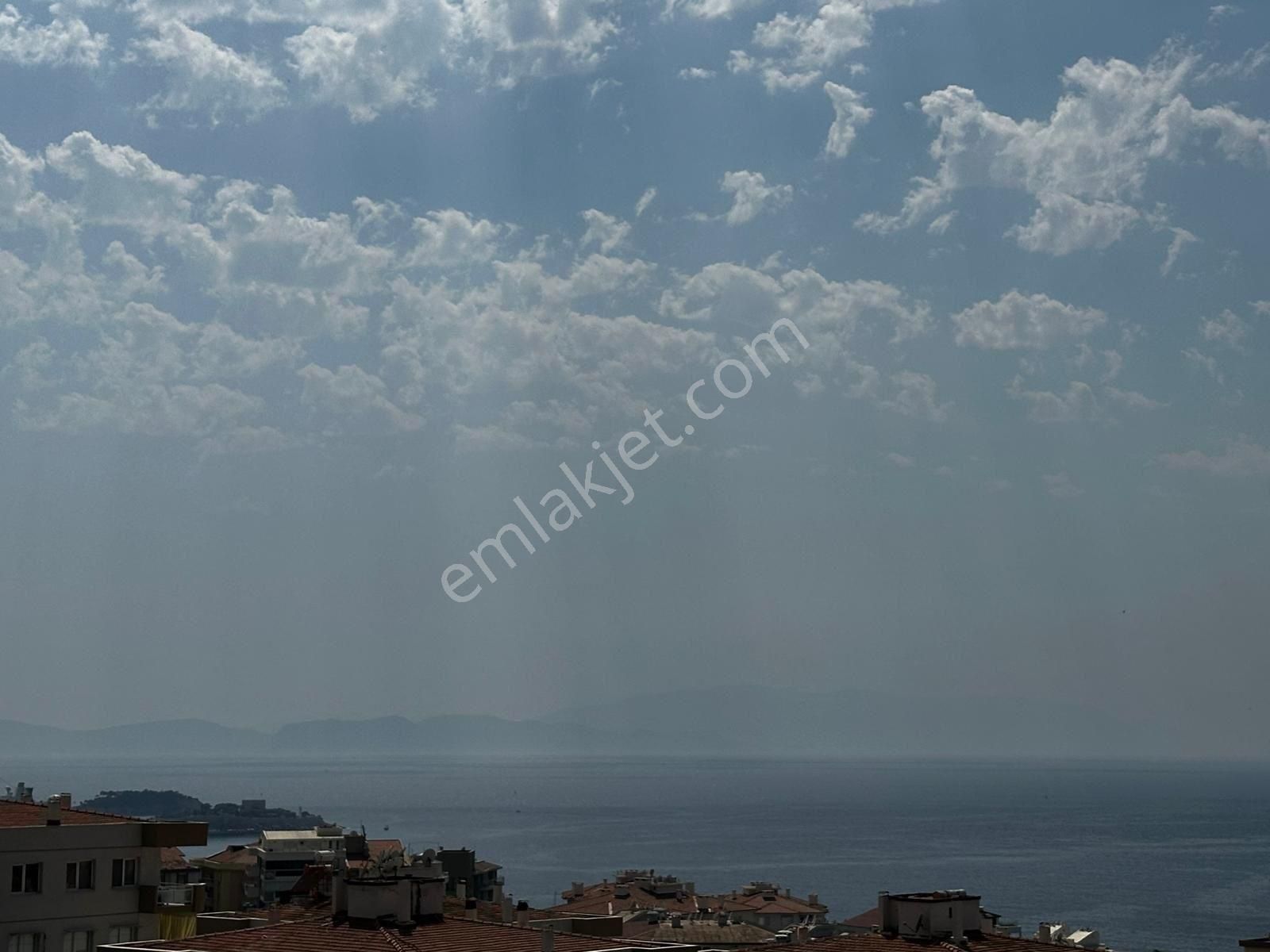 Kuşadası Marinada Deniz Manzaralı 3+1 Çatı Dubleks