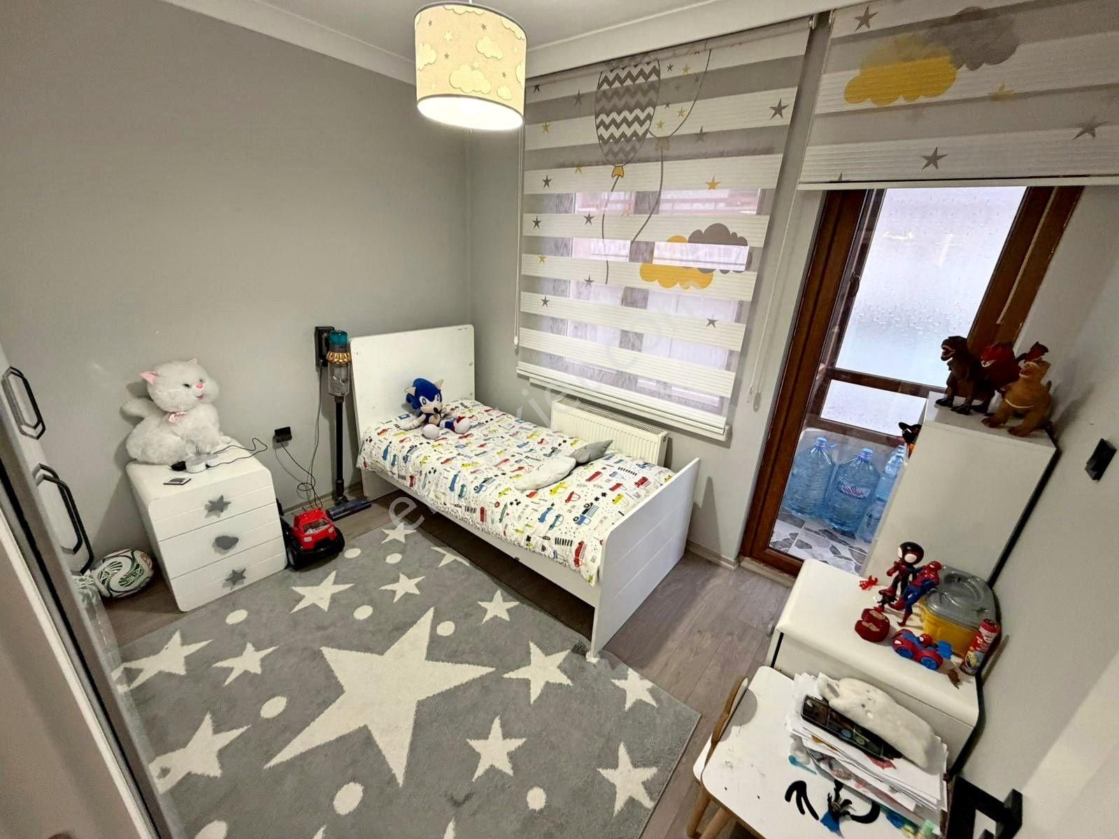 Relax'tan Ayvalı Cd. Üzeri Ful Yapılı Ferah 1.katta 4+1 - Görsel 3