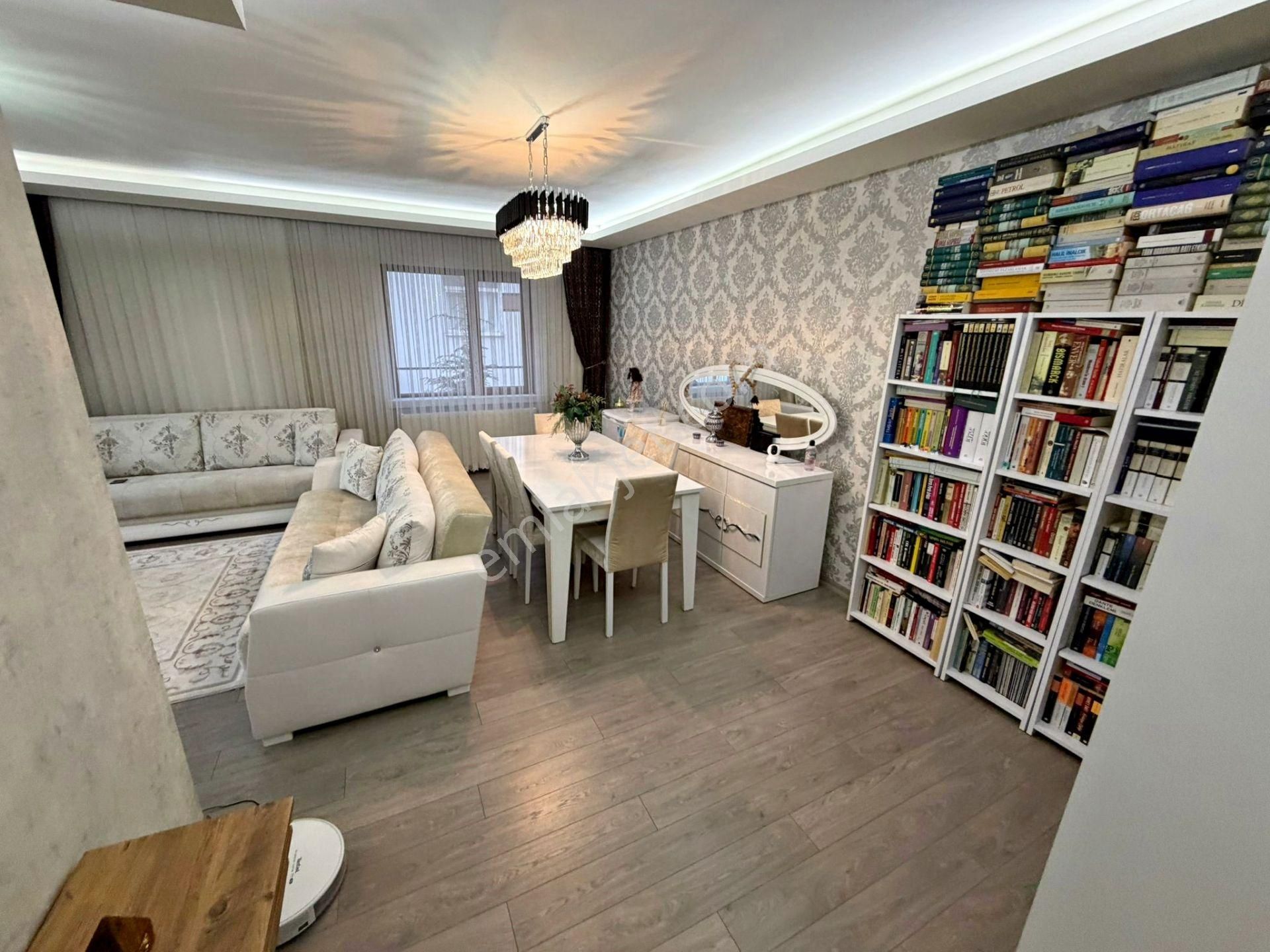 Relax'tan Ayvalı Cd. Üzeri Ful Yapılı Ferah 1.katta 4+1 - Görsel 8