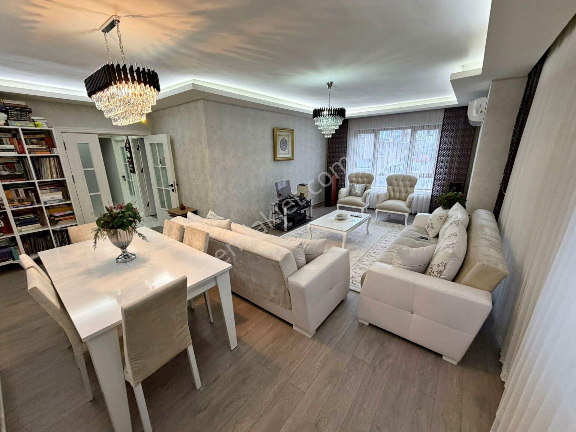 Relax'tan Ayvalı Cd. Üzeri Ful Yapılı Ferah 1.katta 4+1 - Görsel 4