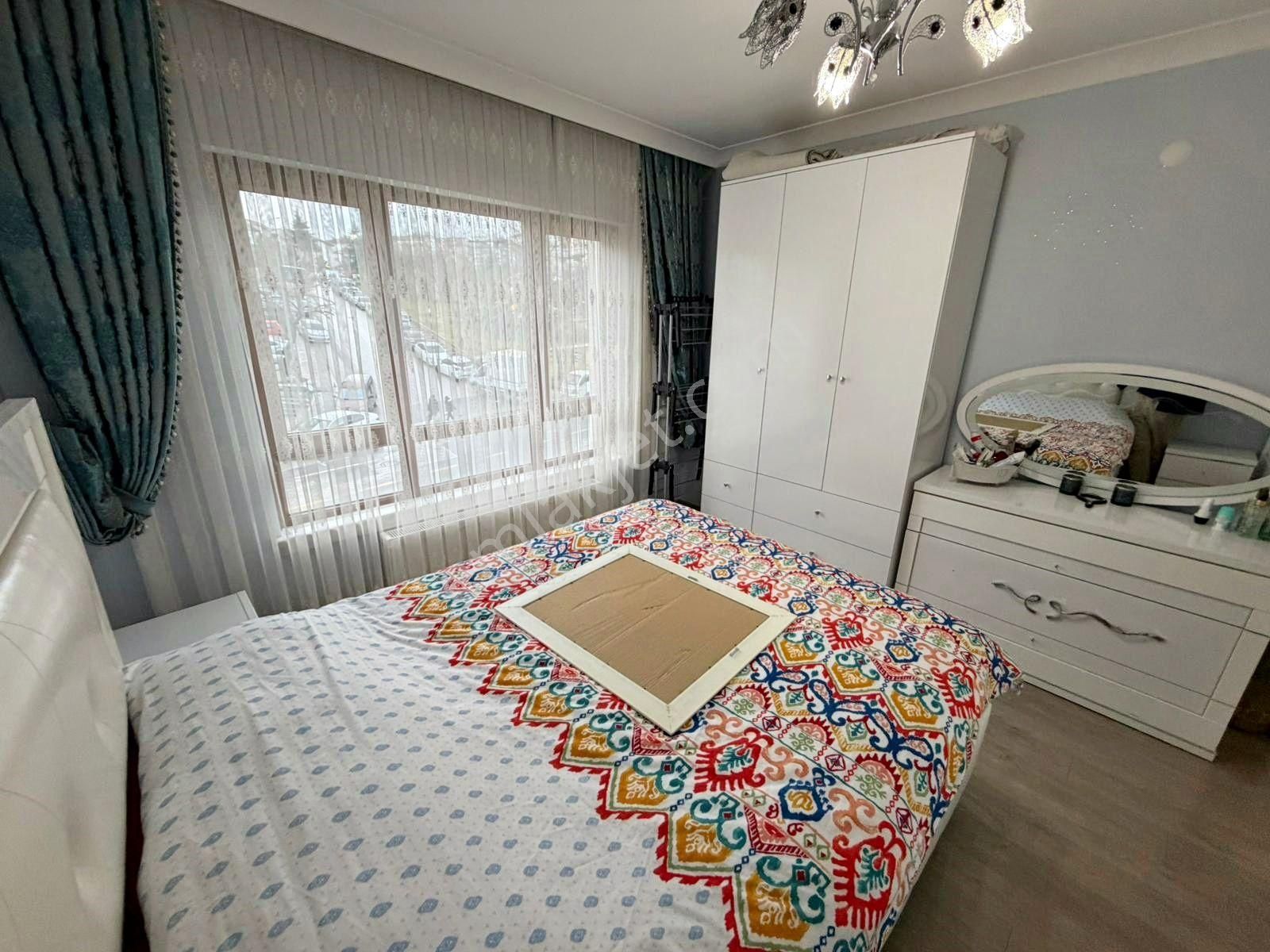 Relax'tan Ayvalı Cd. Üzeri Ful Yapılı Ferah 1.katta 4+1 - Görsel 25