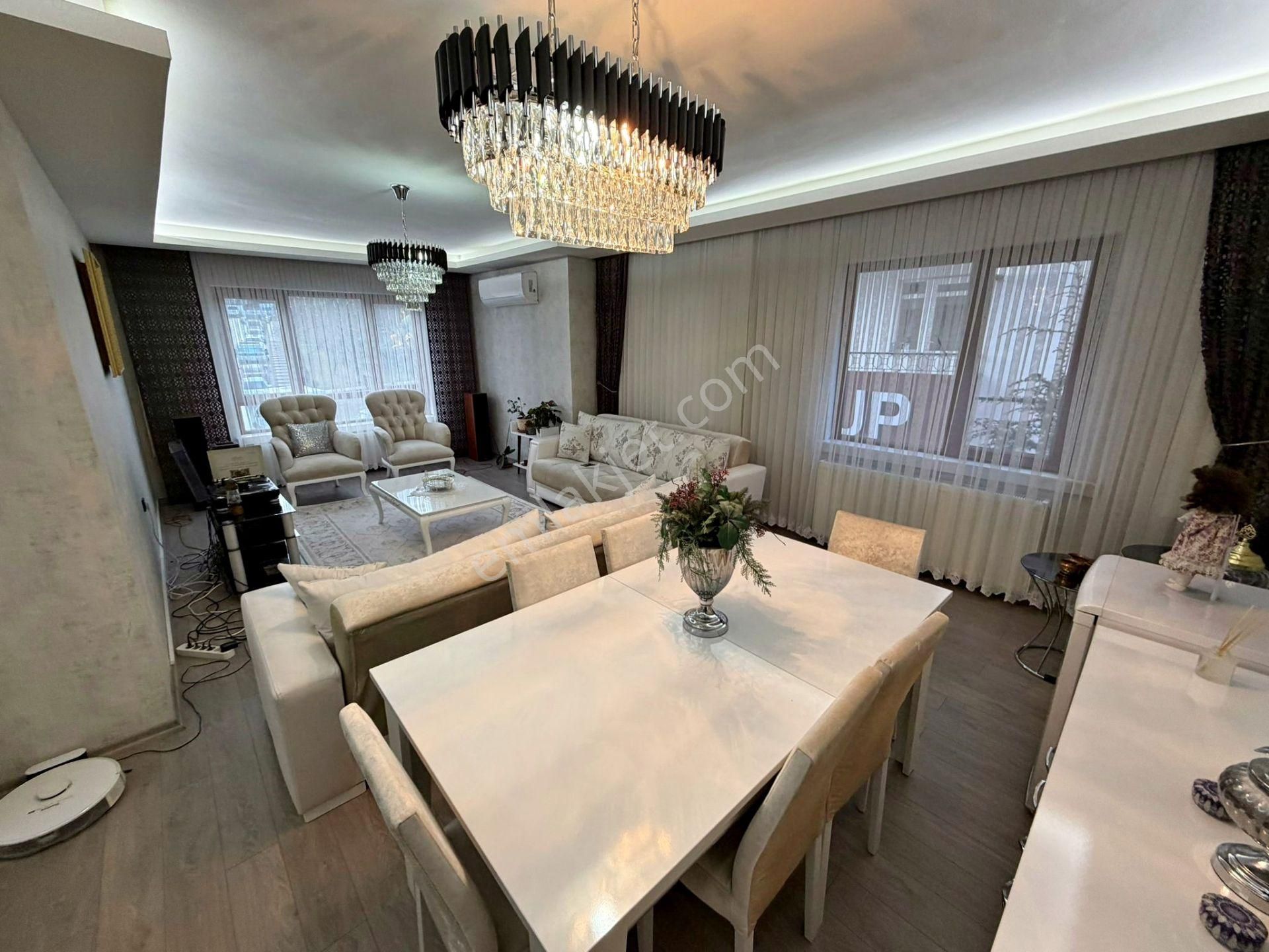 Relax'tan Ayvalı Cd. Üzeri Ful Yapılı Ferah 1.katta 4+1 - Görsel 10