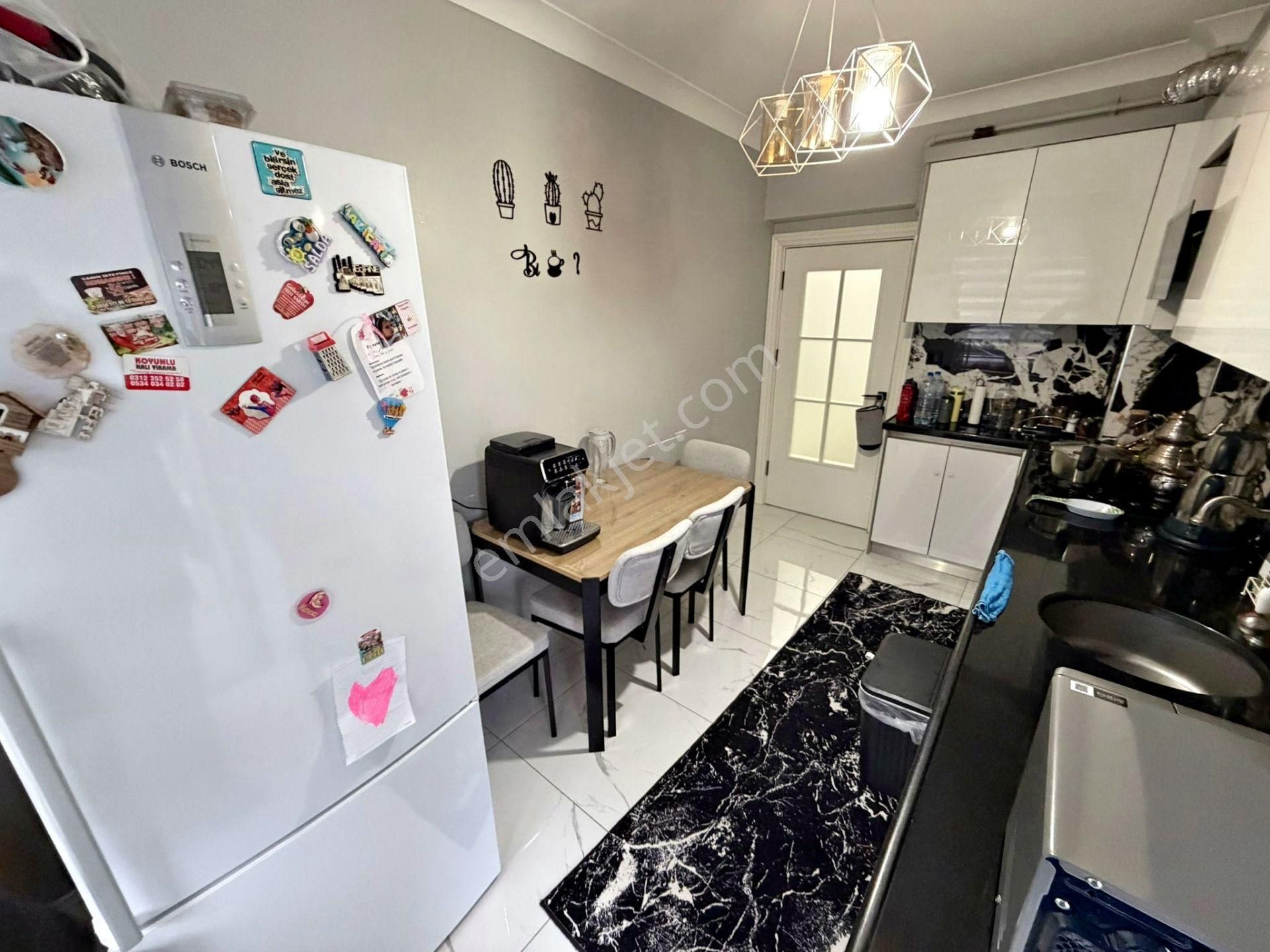 Relax'tan Ayvalı Cd. Üzeri Ful Yapılı Ferah 1.katta 4+1 - Görsel 22