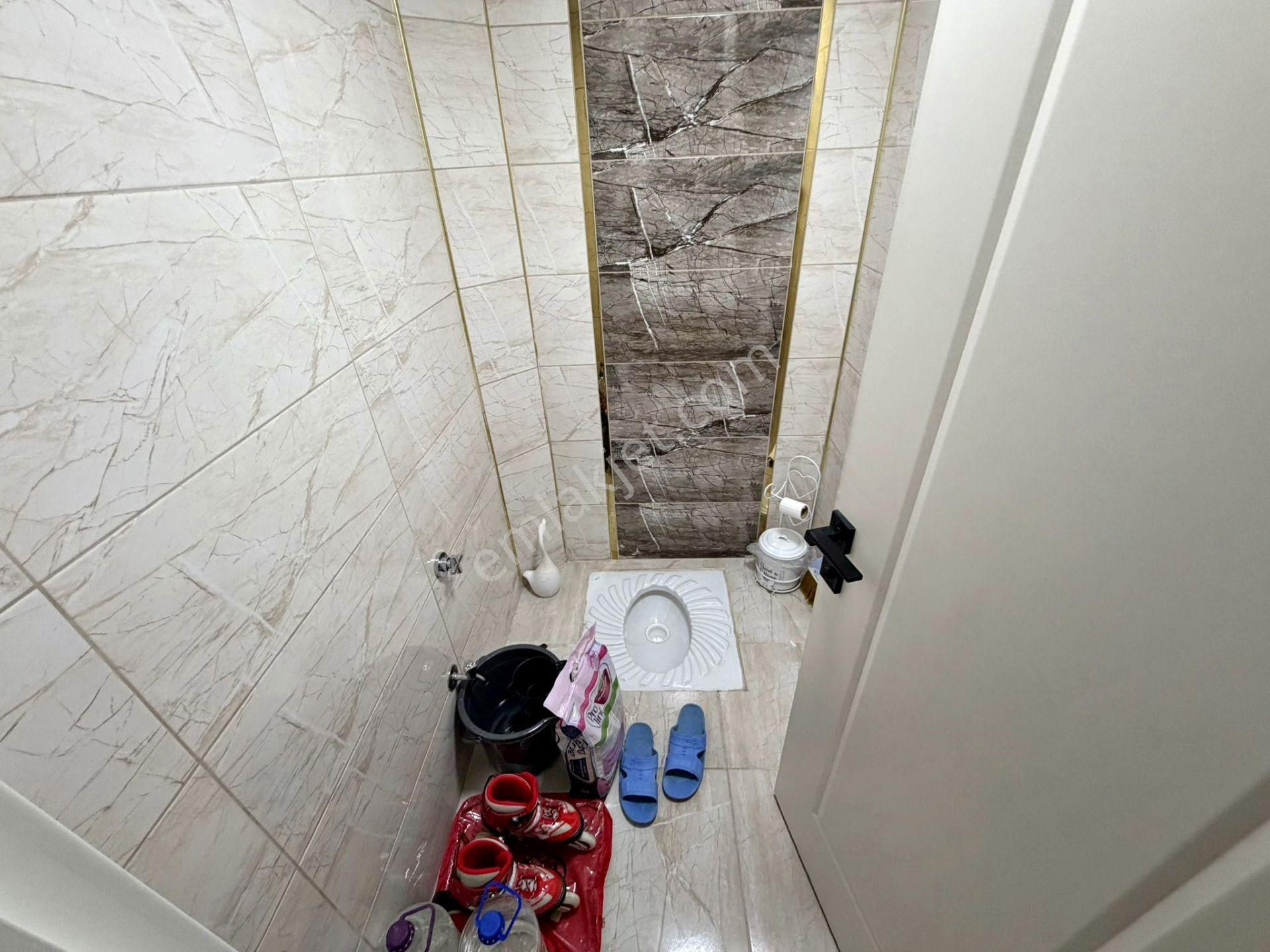 Relax'tan Ayvalı Cd. Üzeri Ful Yapılı Ferah 1.katta 4+1 - Görsel 6