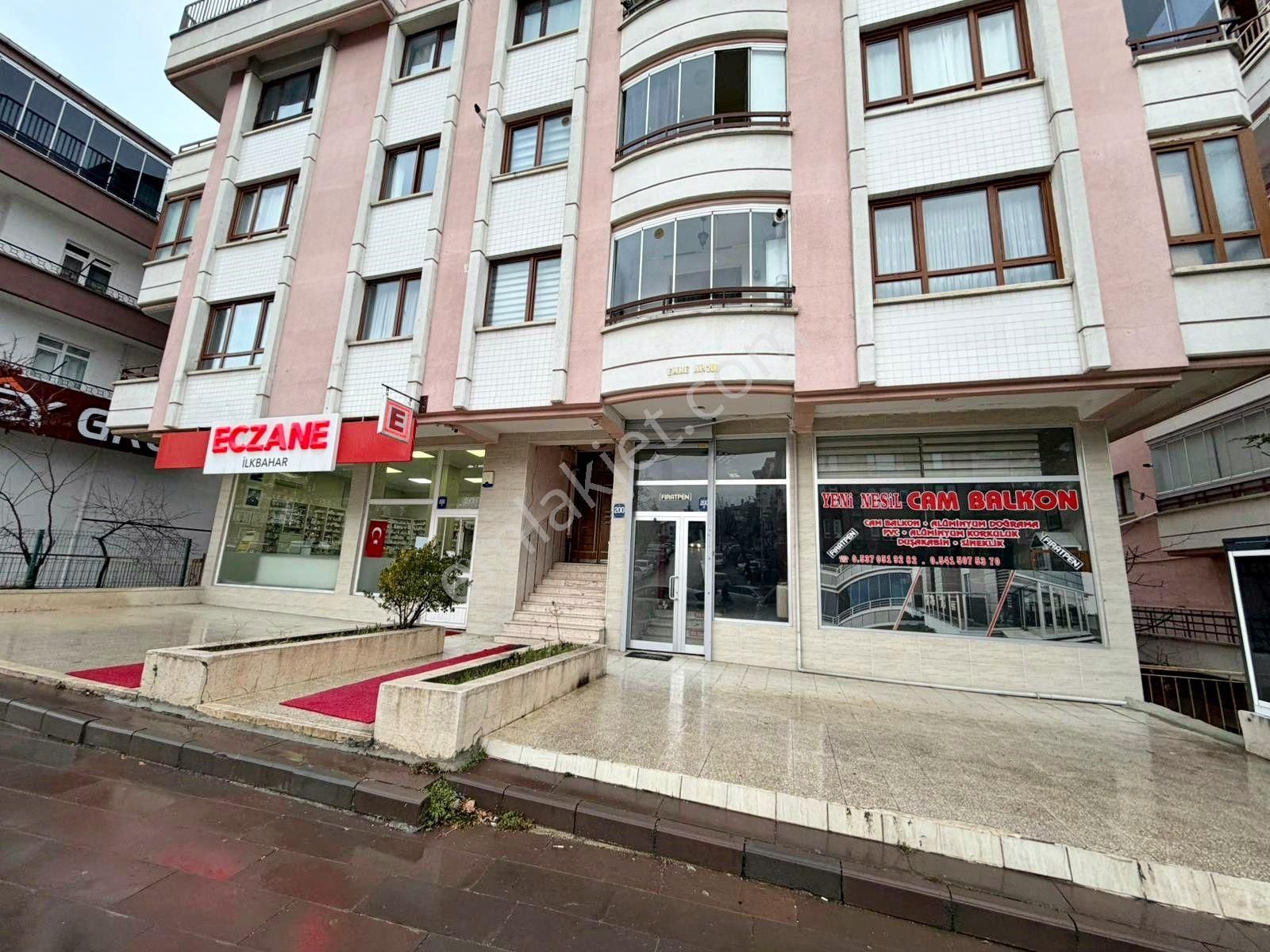 Relax'tan Ayvalı Cd. Üzeri Ful Yapılı Ferah 1.katta 4+1 - Görsel 35