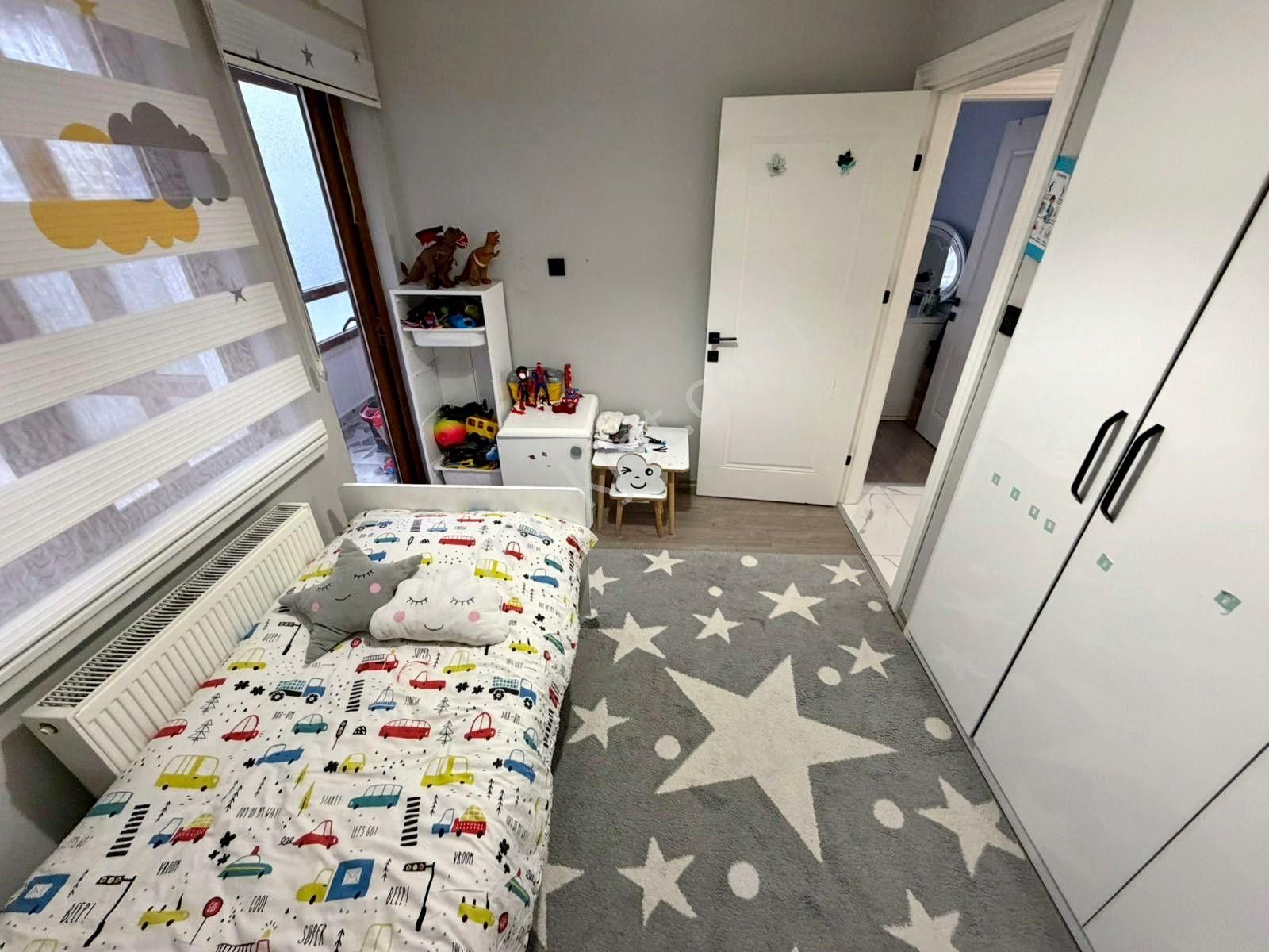 Relax'tan Ayvalı Cd. Üzeri Ful Yapılı Ferah 1.katta 4+1 - Görsel 24